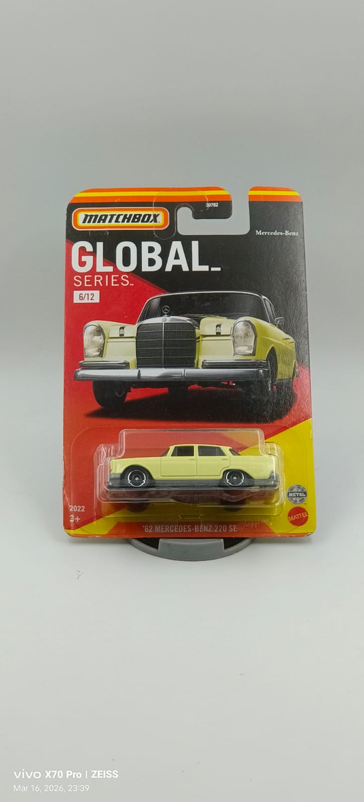 Matchbox Global Series 6/12 – '62 Mercedes-Benz 220 SE (Yellow)
