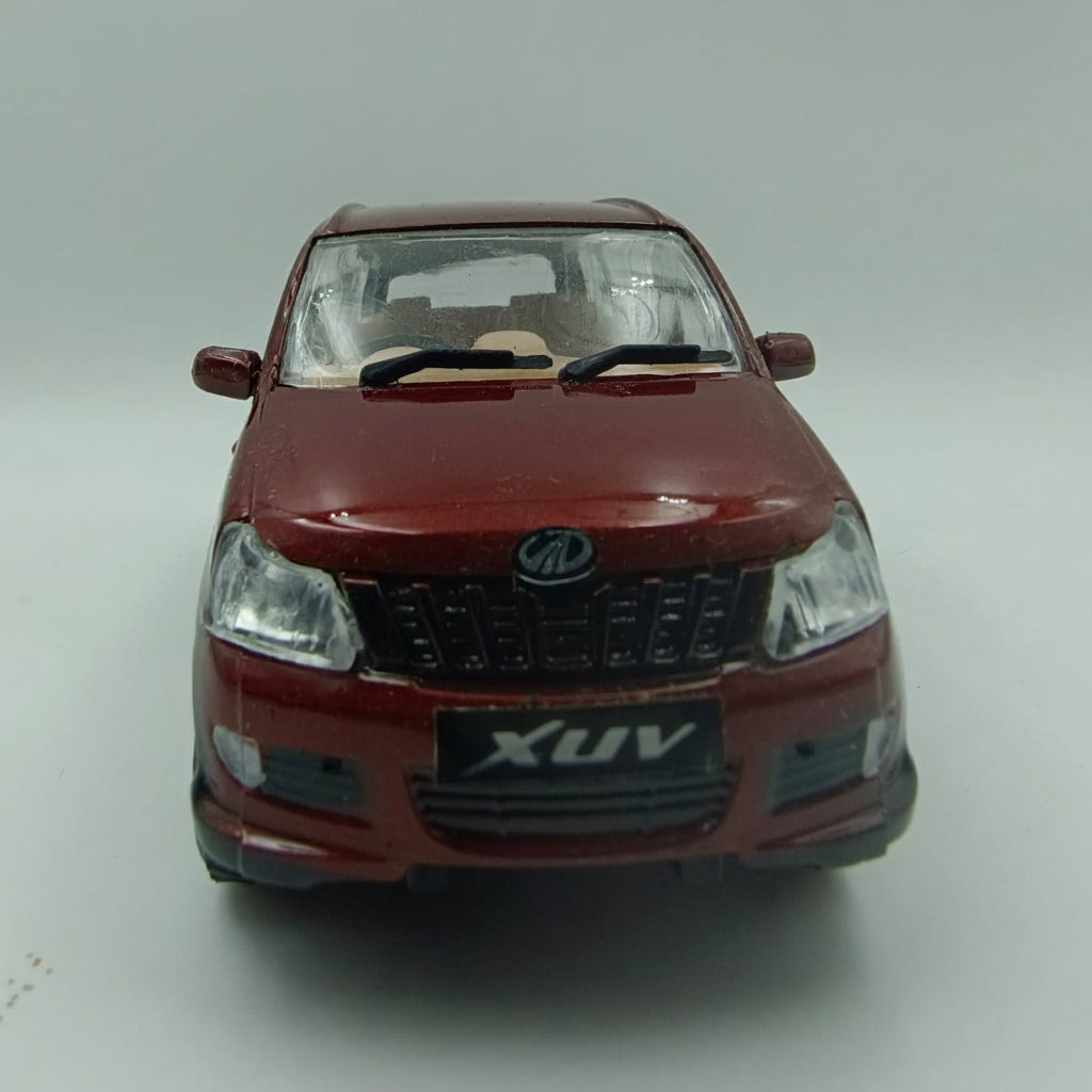 Mahindra Xylo Diecast Scale Model Car (1:32 Scale) - Official Licensed Merchandise 1st Genaration