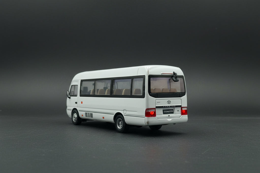 1:24 Scale Toyota Coaster Diecast Minibus Model - High-Detail Collectible (White)