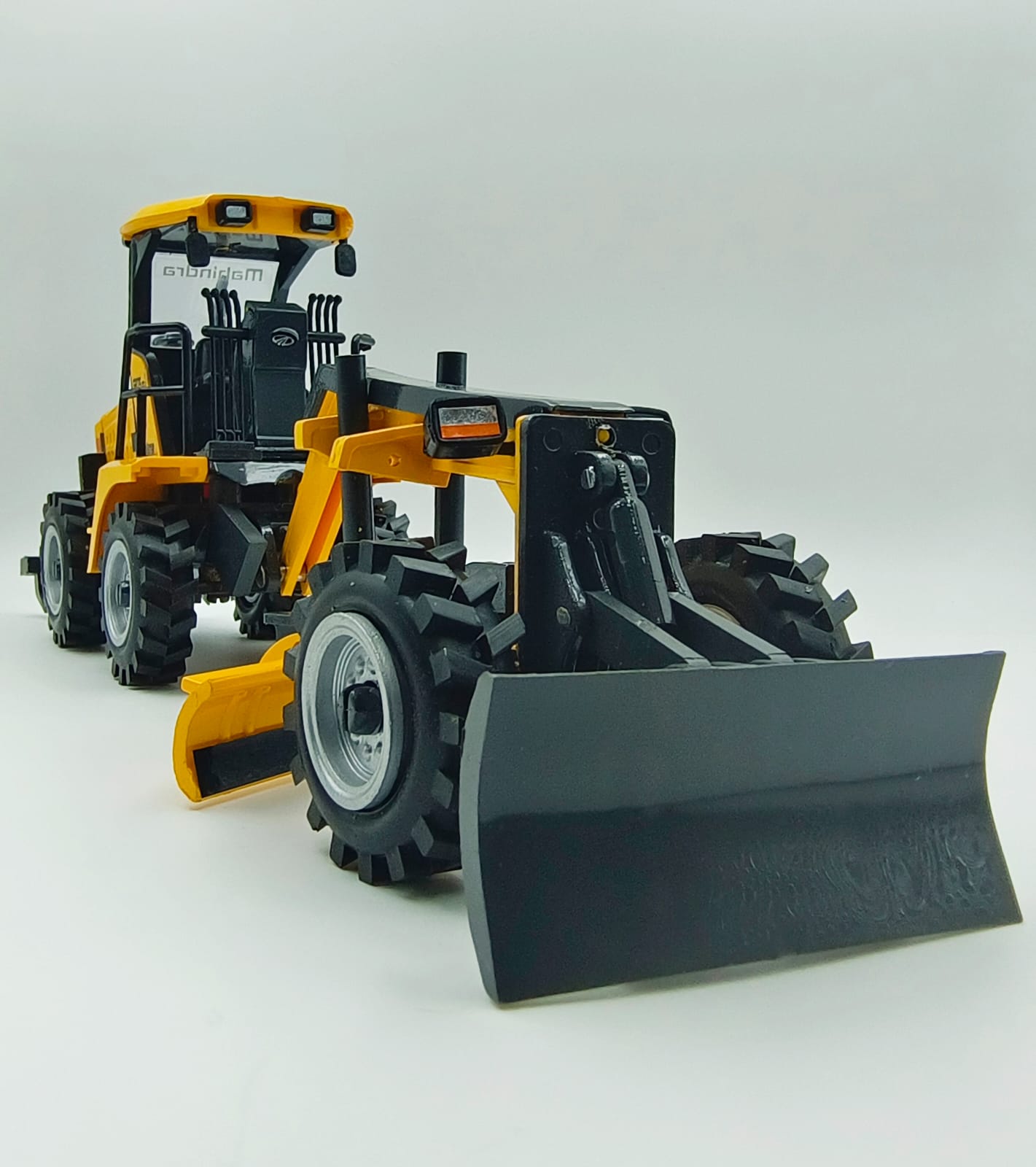 Mahindra Road-Master G90 Motor Grader Diecast Scale Model - 1:35 Scale