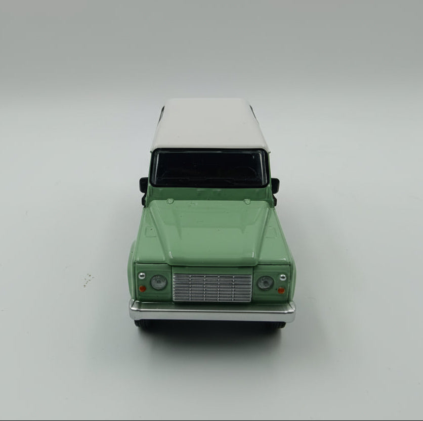 Norev 1:43 Scale 1995 Land Rover Defender 90 - Green/White