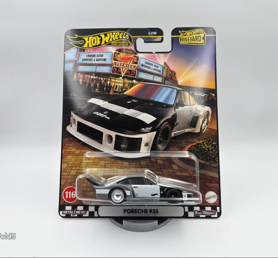 Hot Wheels Premium Boulevard Porsche 935 – 1:64 Die-Cast (Collector Edition #116)