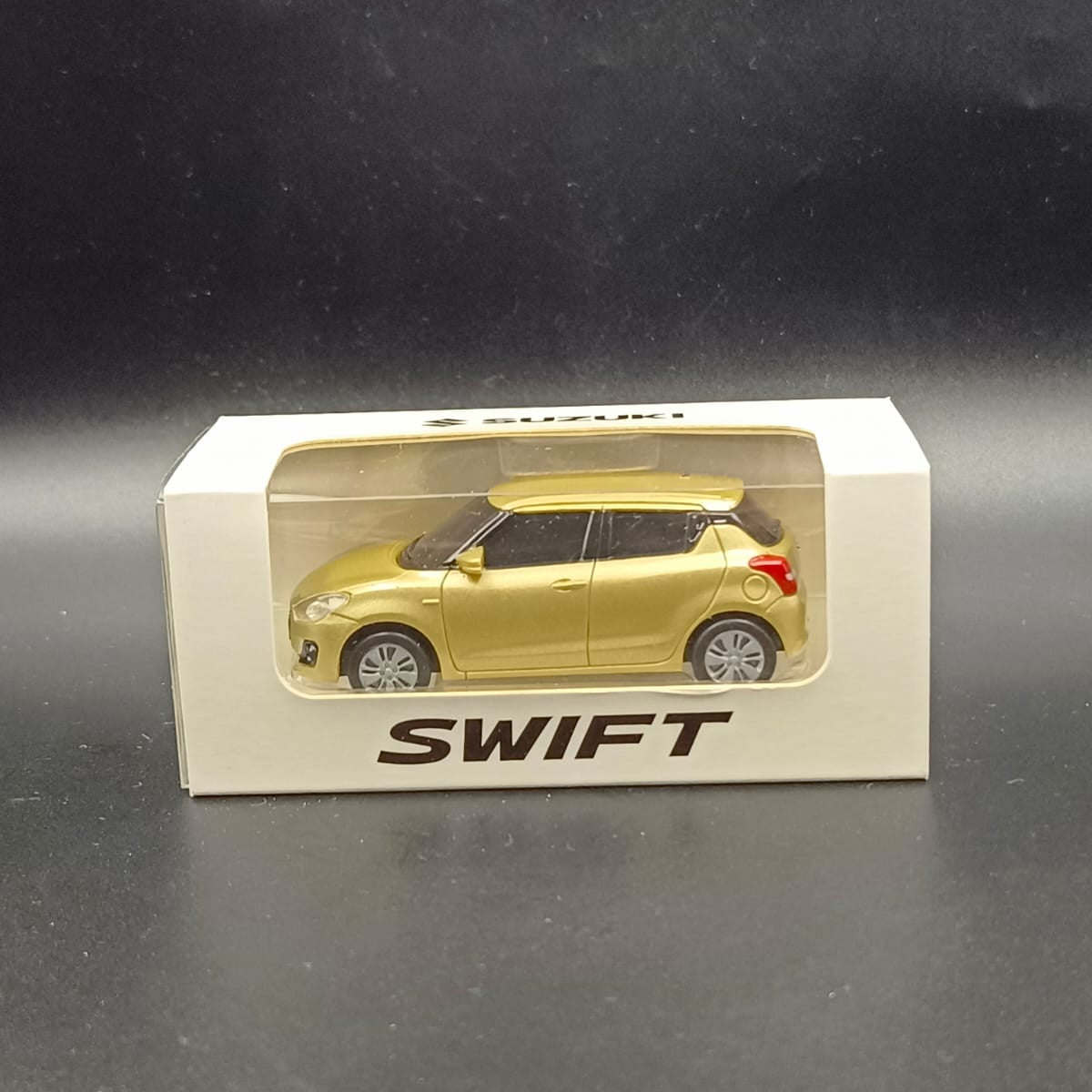 Maruti Suzuki Swift Die-Cast Miniature Model Car – Gold Edition (1:32 Scale)