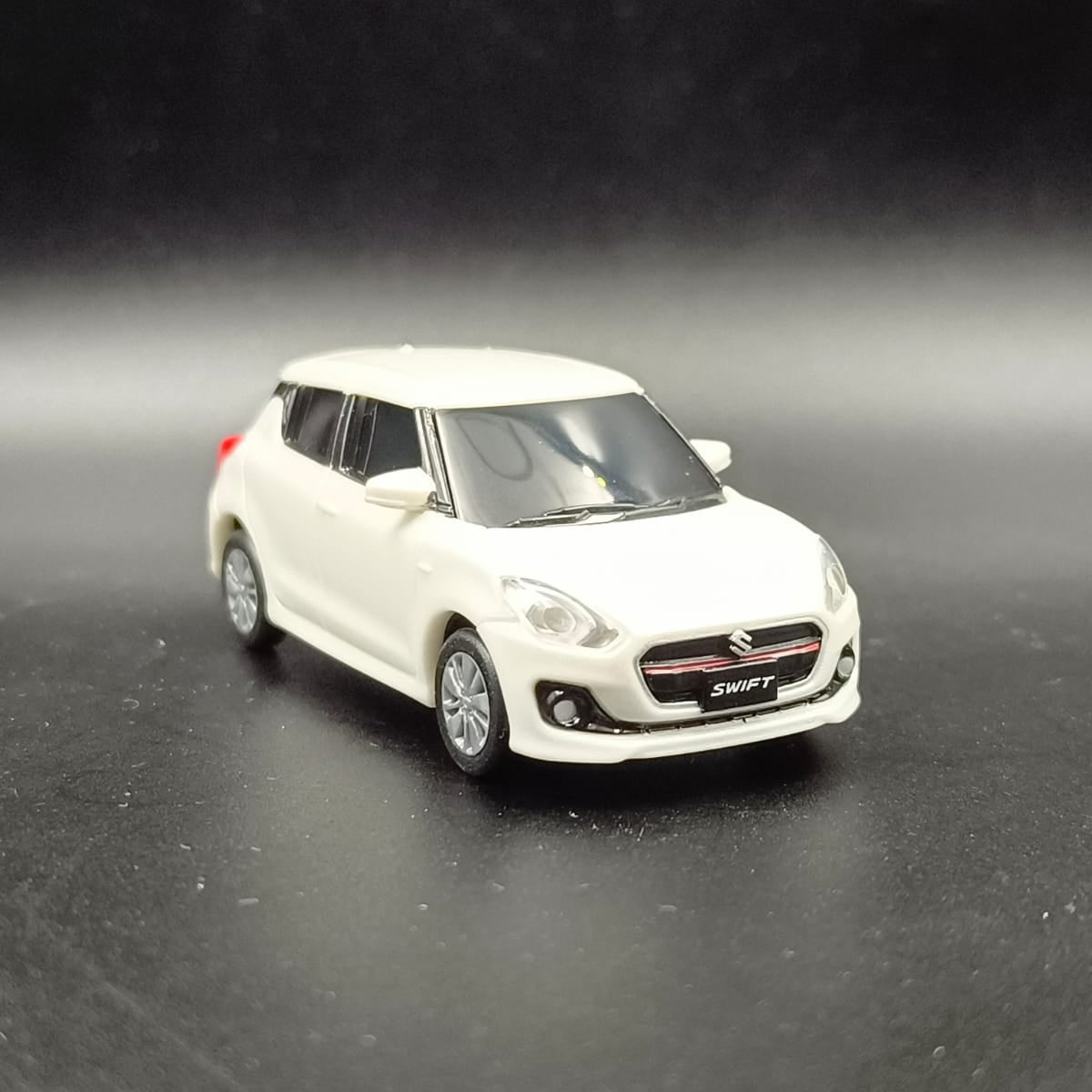 Maruti Suzuki Swift Toy Car Pull-Back Model (White)