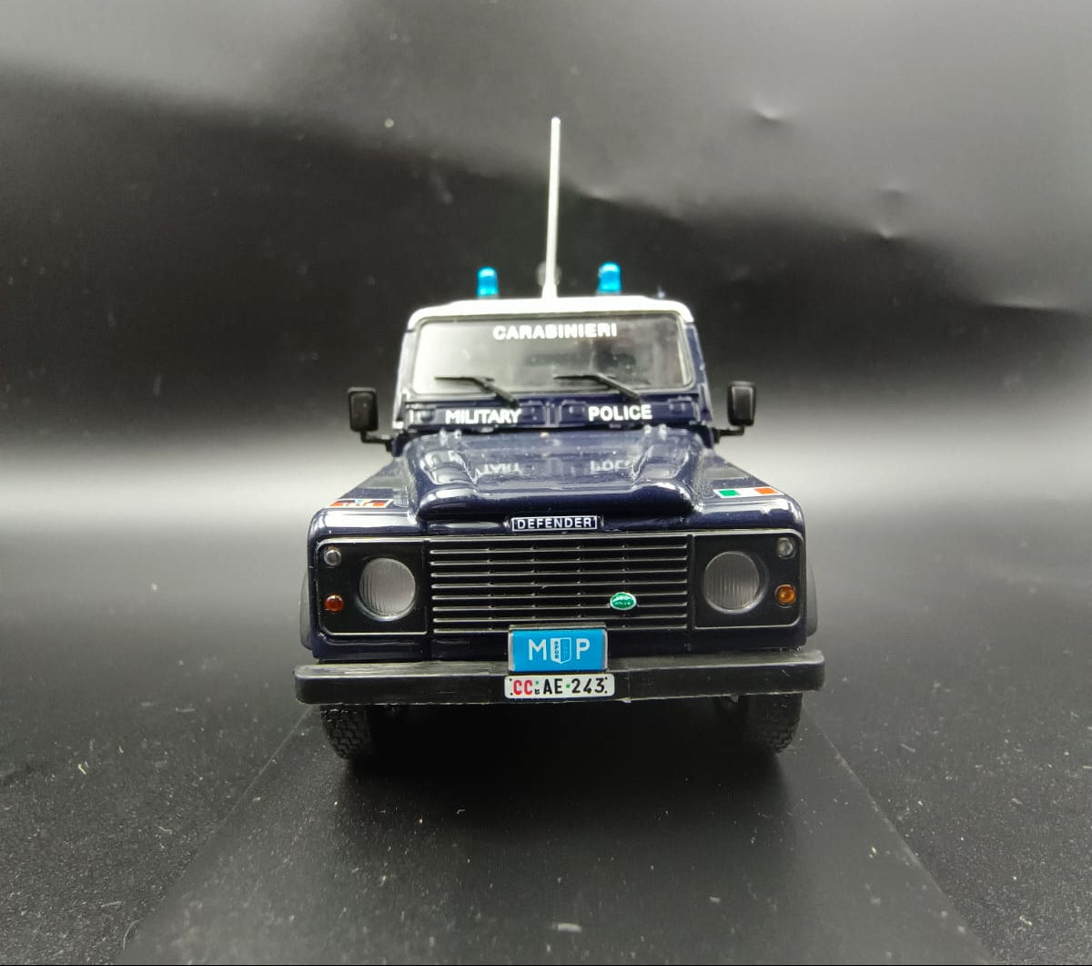 Land Rover Defender 90 1995 Carabinieri (Italian Military Police) - 1:43 Scale Diecast Model