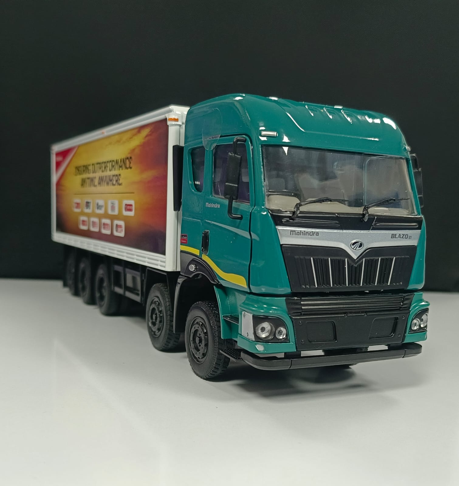 Mahindra Blazo 37 / X37 Diecast Scale Model Truck (14 Wheeler)