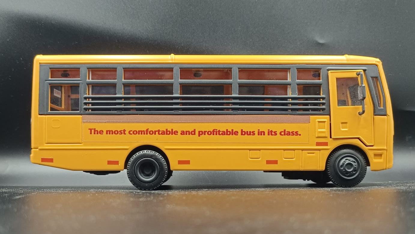 Mahindra Cruzio School Bus Scale Model (1:32 Scale)
