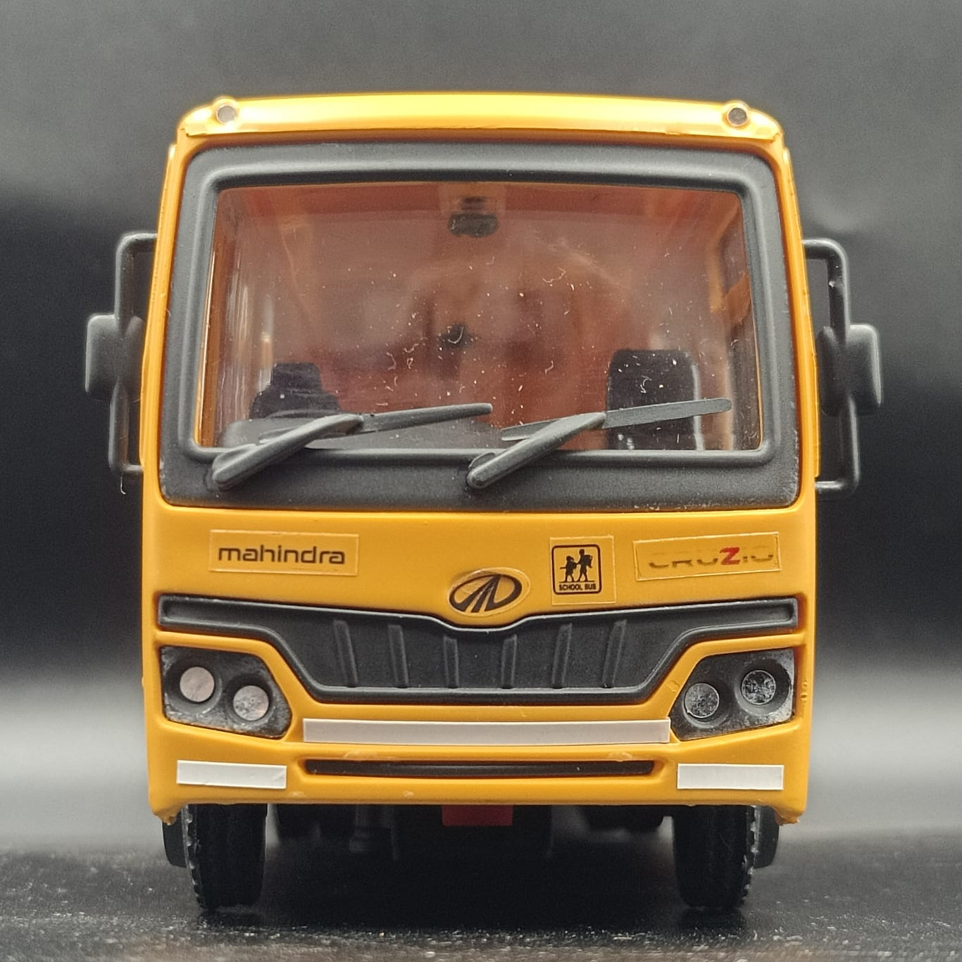 Mahindra Cruzio School Bus Scale Model (1:32 Scale)