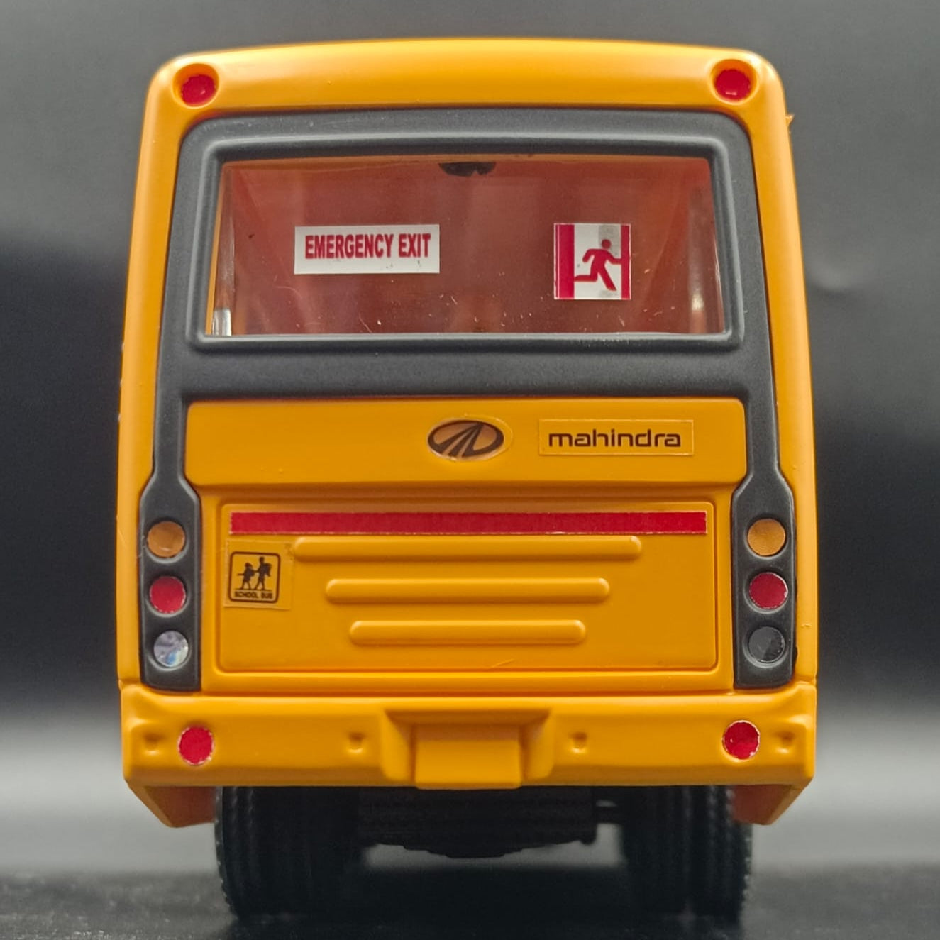 Mahindra Cruzio School Bus Scale Model (1:32 Scale)