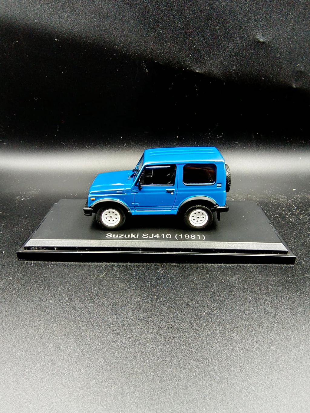 Suzuki Jimny SJ410 (1982) Blue - 1:43 Diecast Scale Model