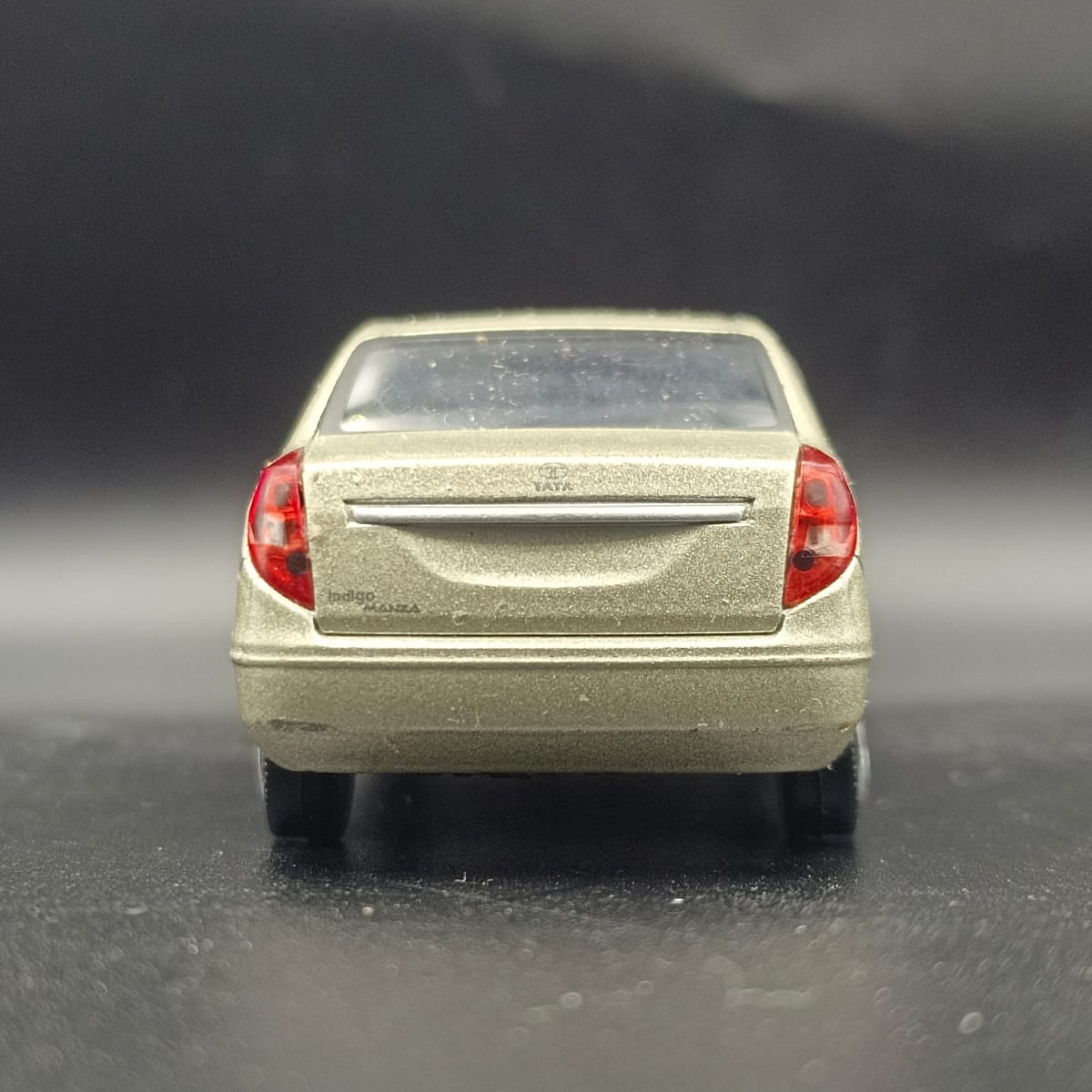 Tata Indigo Manza 1:43 Scale Die-cast Model Car (Champagne Gold)
