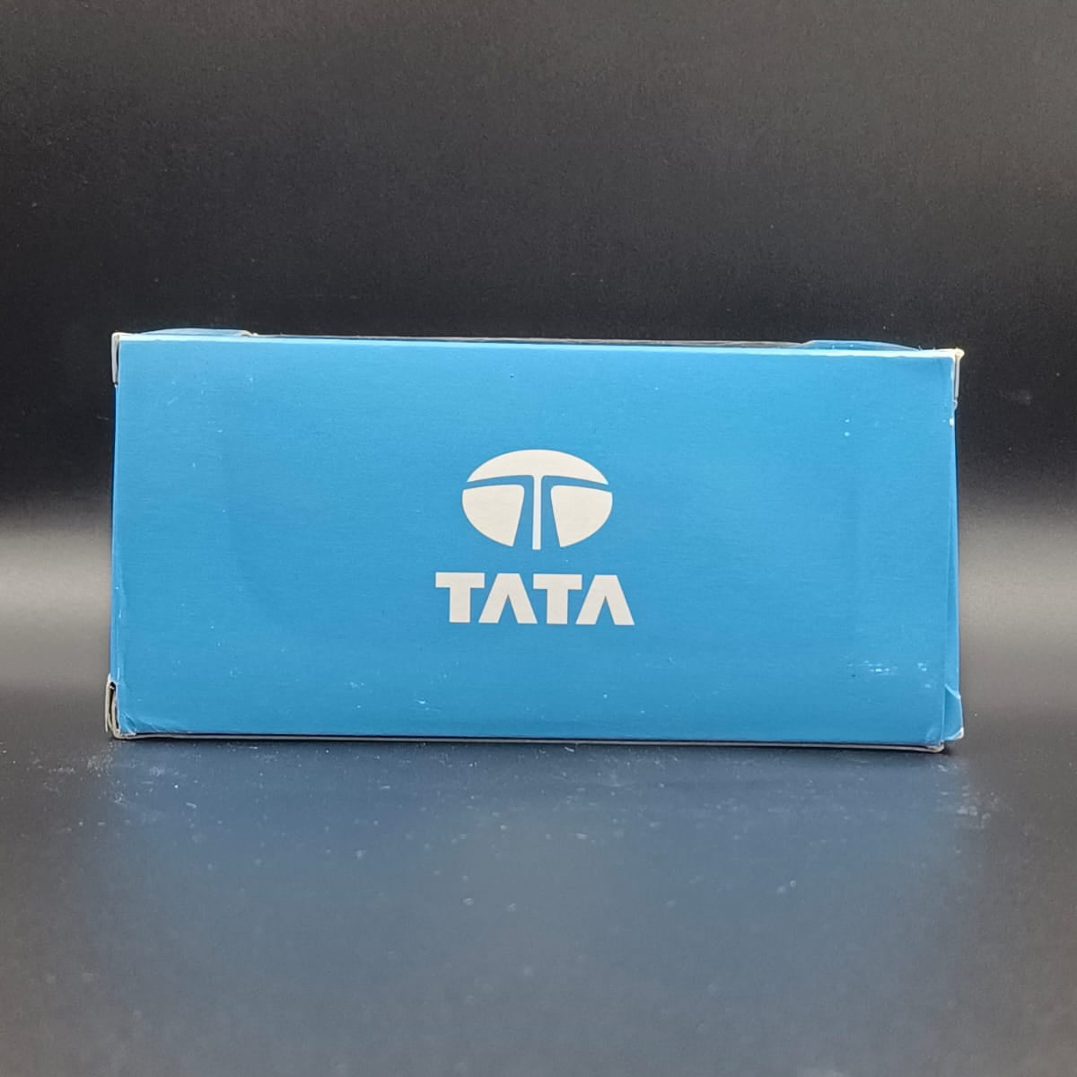 ata Venture 1:43 Scale Diecast Model Car - White (Norev)