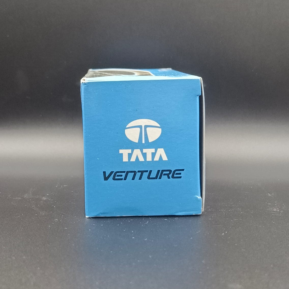 ata Venture 1:43 Scale Diecast Model Car - White (Norev)