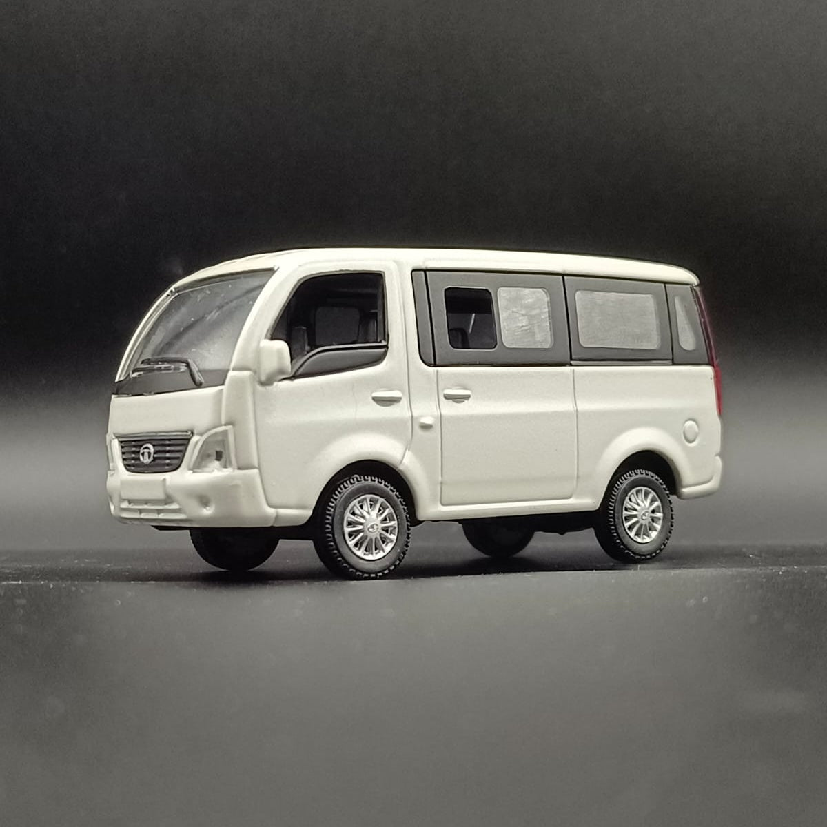 ata Venture 1:43 Scale Diecast Model Car - White (Norev)