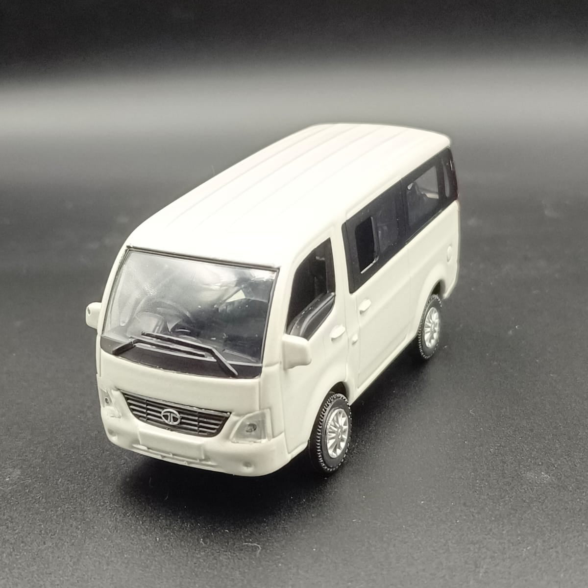 ata Venture 1:43 Scale Diecast Model Car - White (Norev)