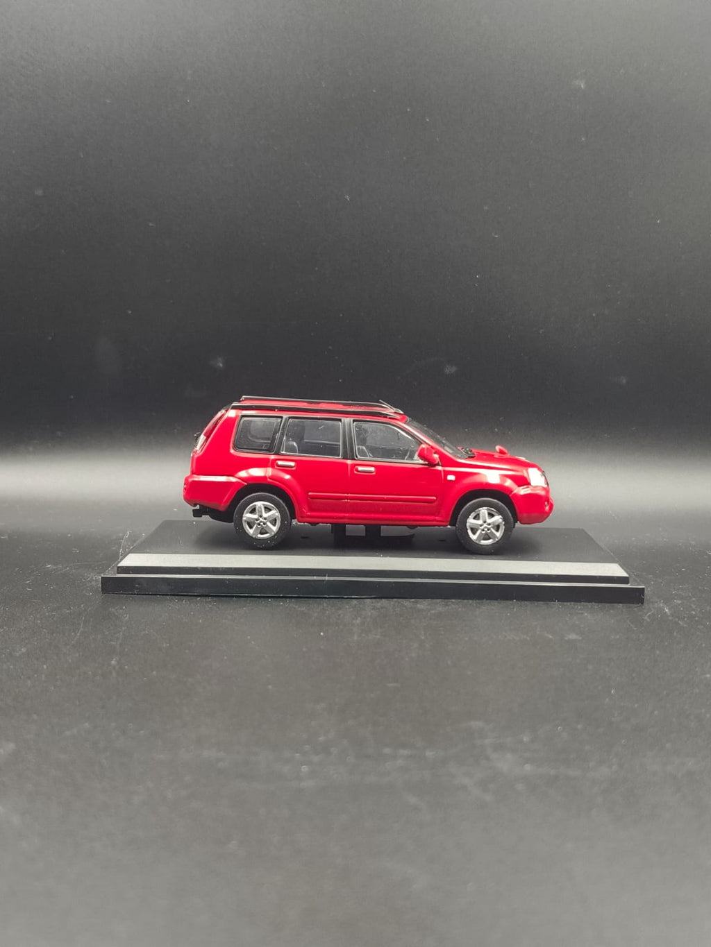 /43 Nissan X-Trail (T30) 2005 - Burning Red Diecast Collectible Model