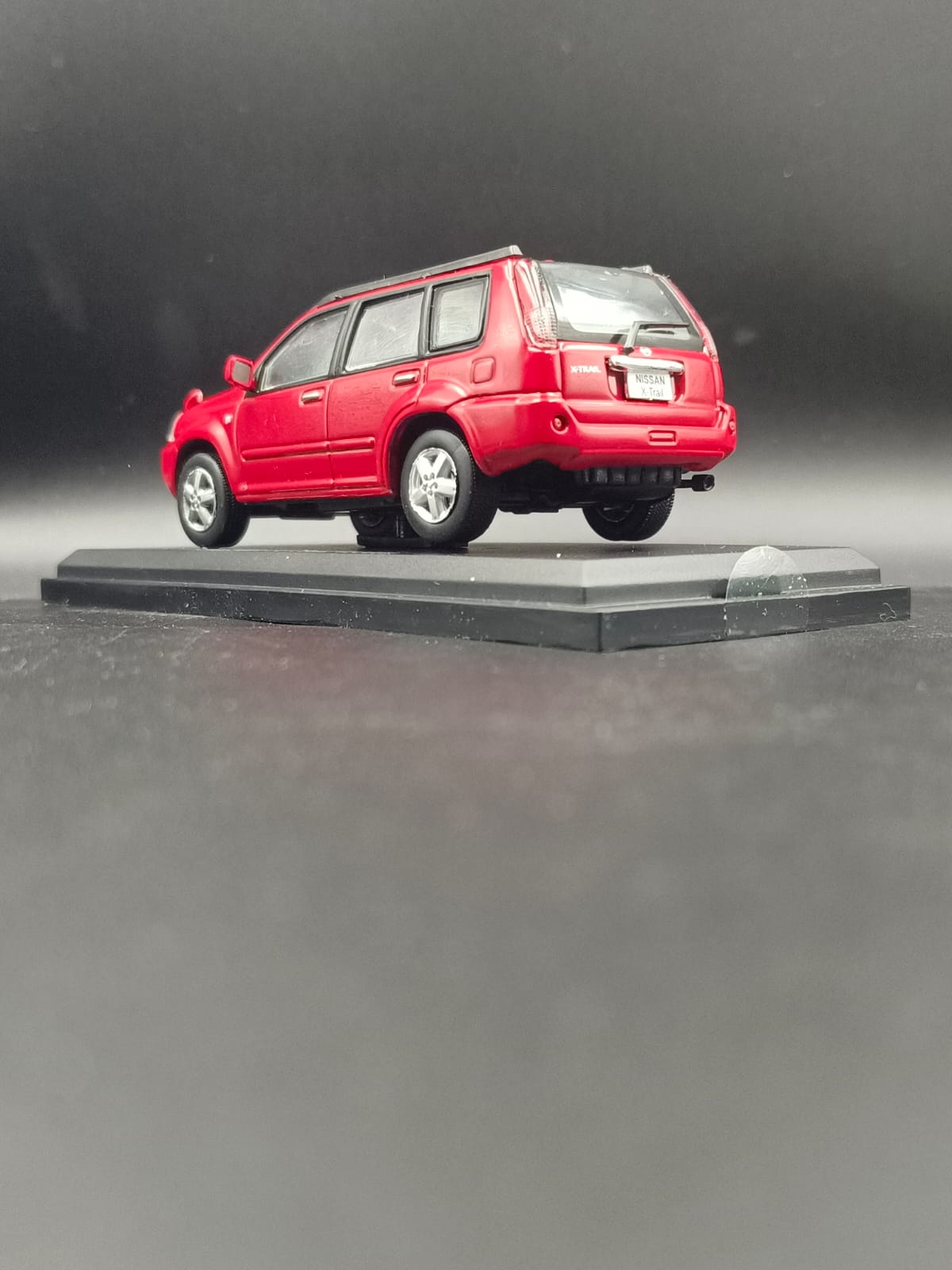 /43 Nissan X-Trail (T30) 2005 - Burning Red Diecast Collectible Model