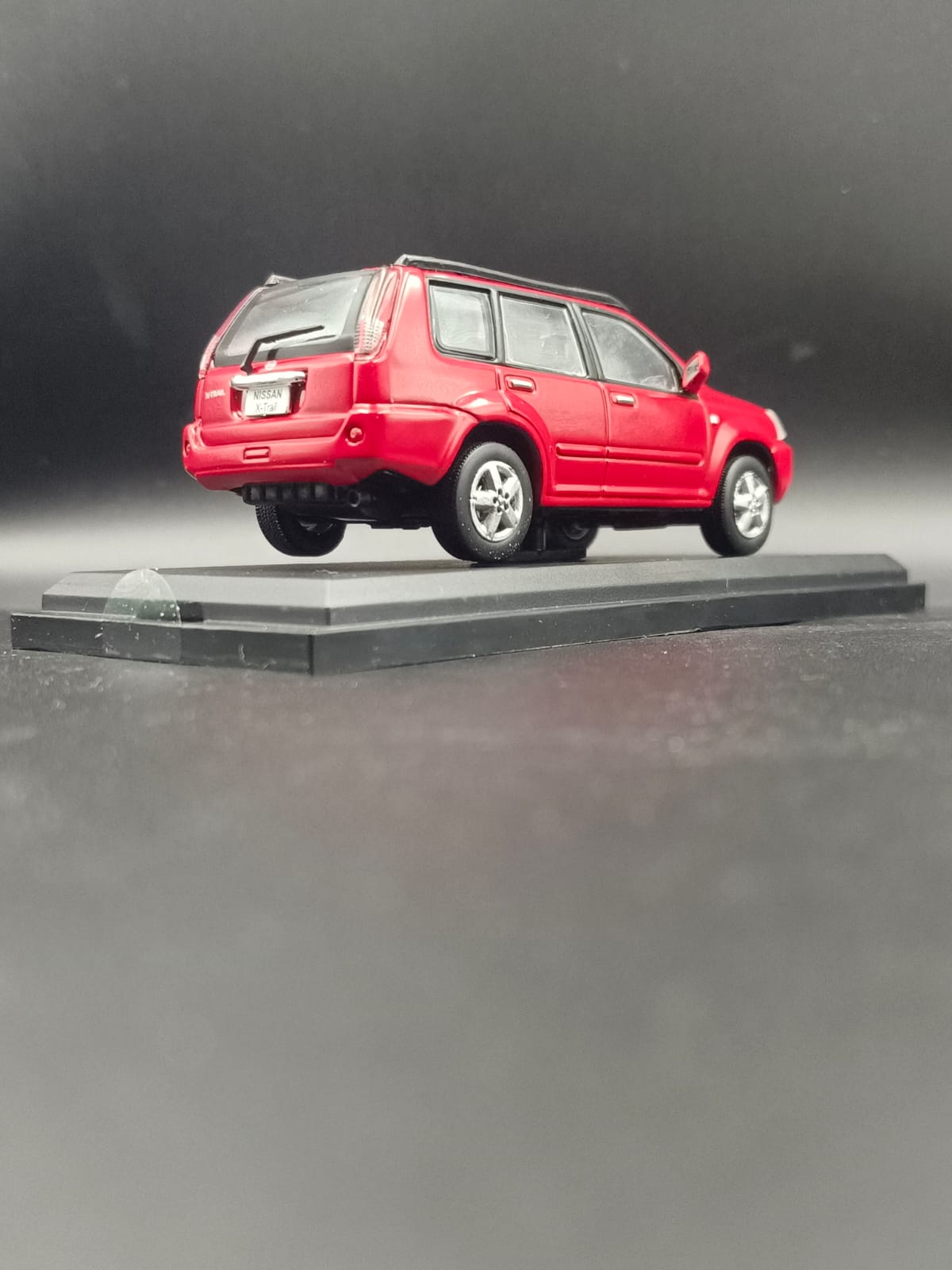 /43 Nissan X-Trail (T30) 2005 - Burning Red Diecast Collectible Model