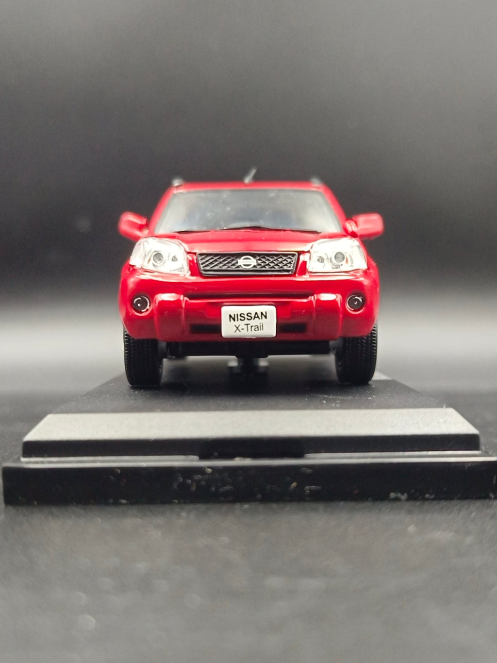 /43 Nissan X-Trail (T30) 2005 - Burning Red Diecast Collectible Model