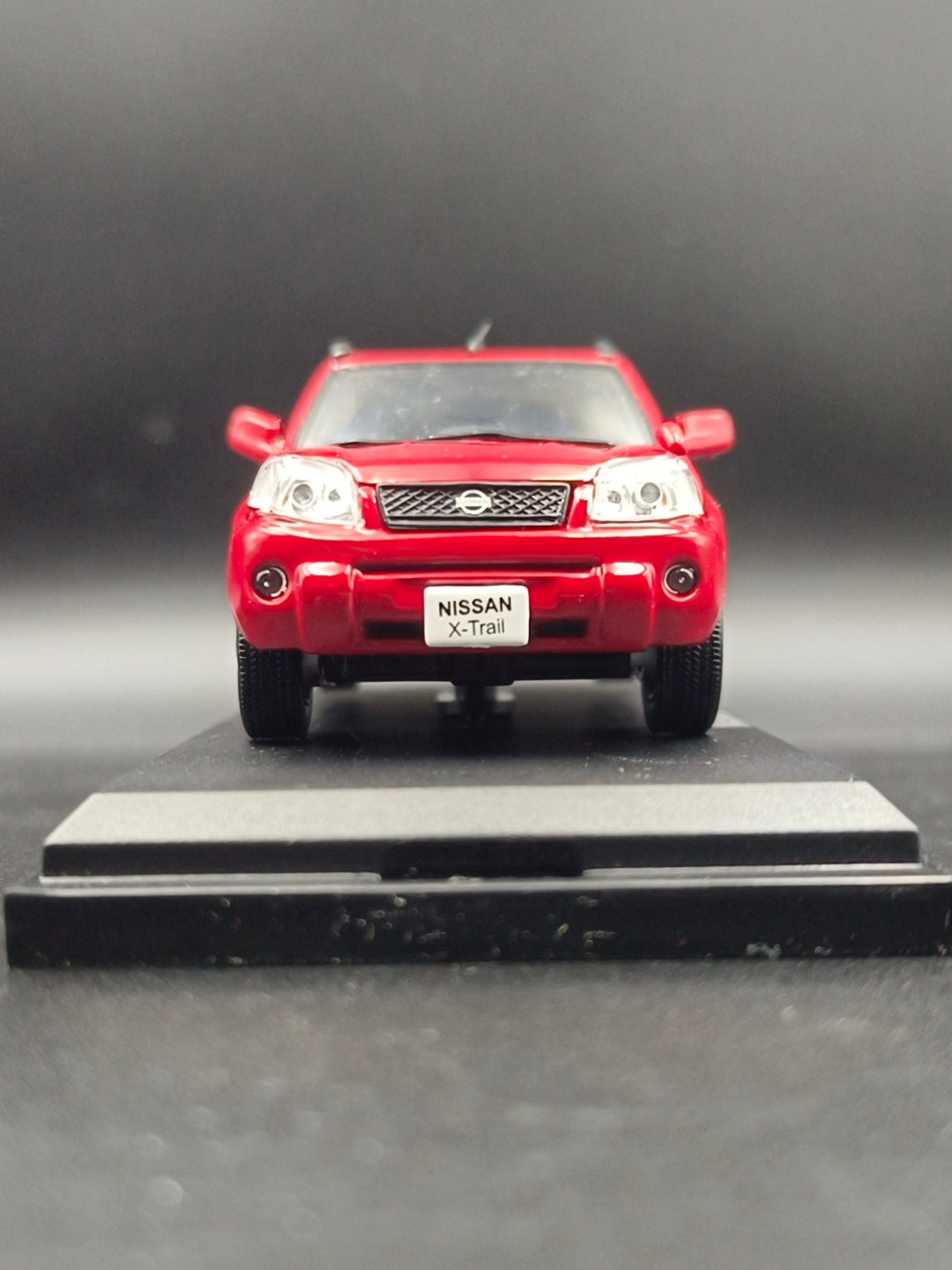 /43 Nissan X-Trail (T30) 2005 - Burning Red Diecast Collectible Model