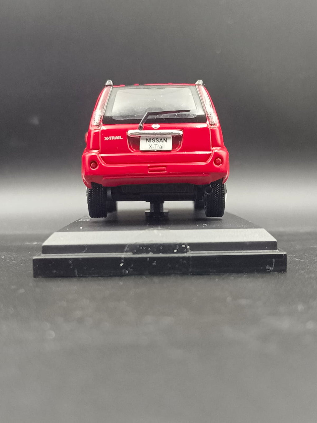 /43 Nissan X-Trail (T30) 2005 - Burning Red Diecast Collectible Model