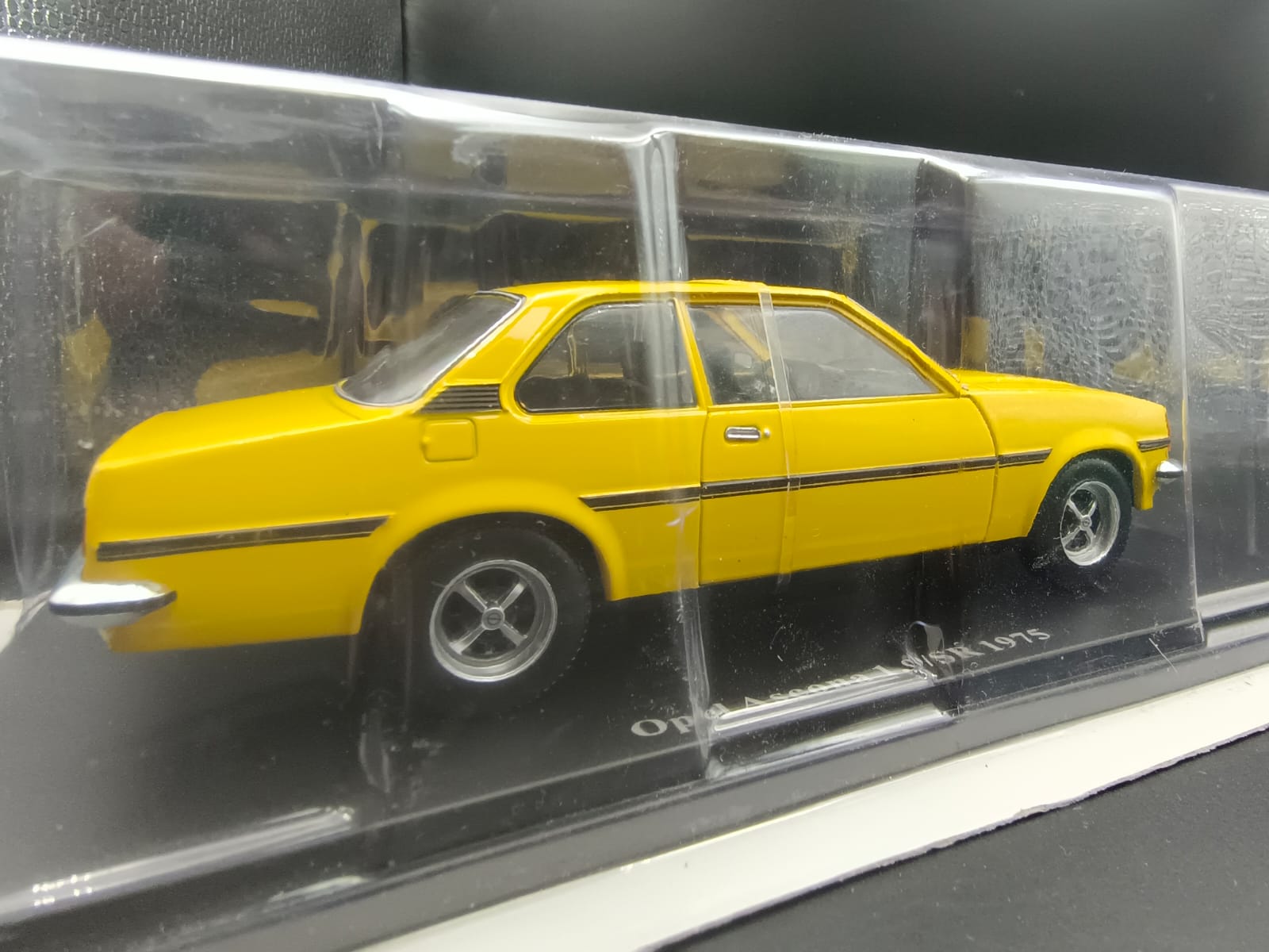 Opel Ascona 1.9 SR (1975) Diecast Model Car – Yellow (1:24 Scale)