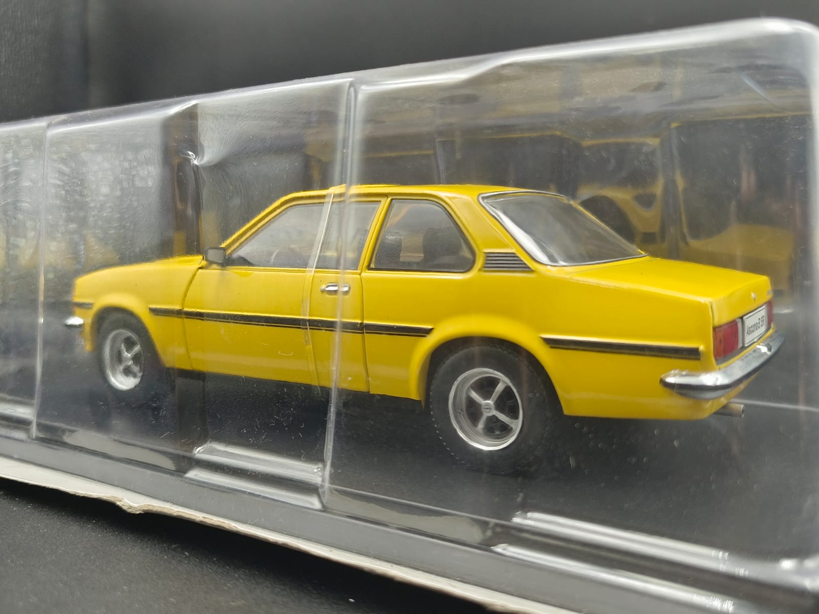 Opel Ascona 1.9 SR (1975) Diecast Model Car – Yellow (1:24 Scale)