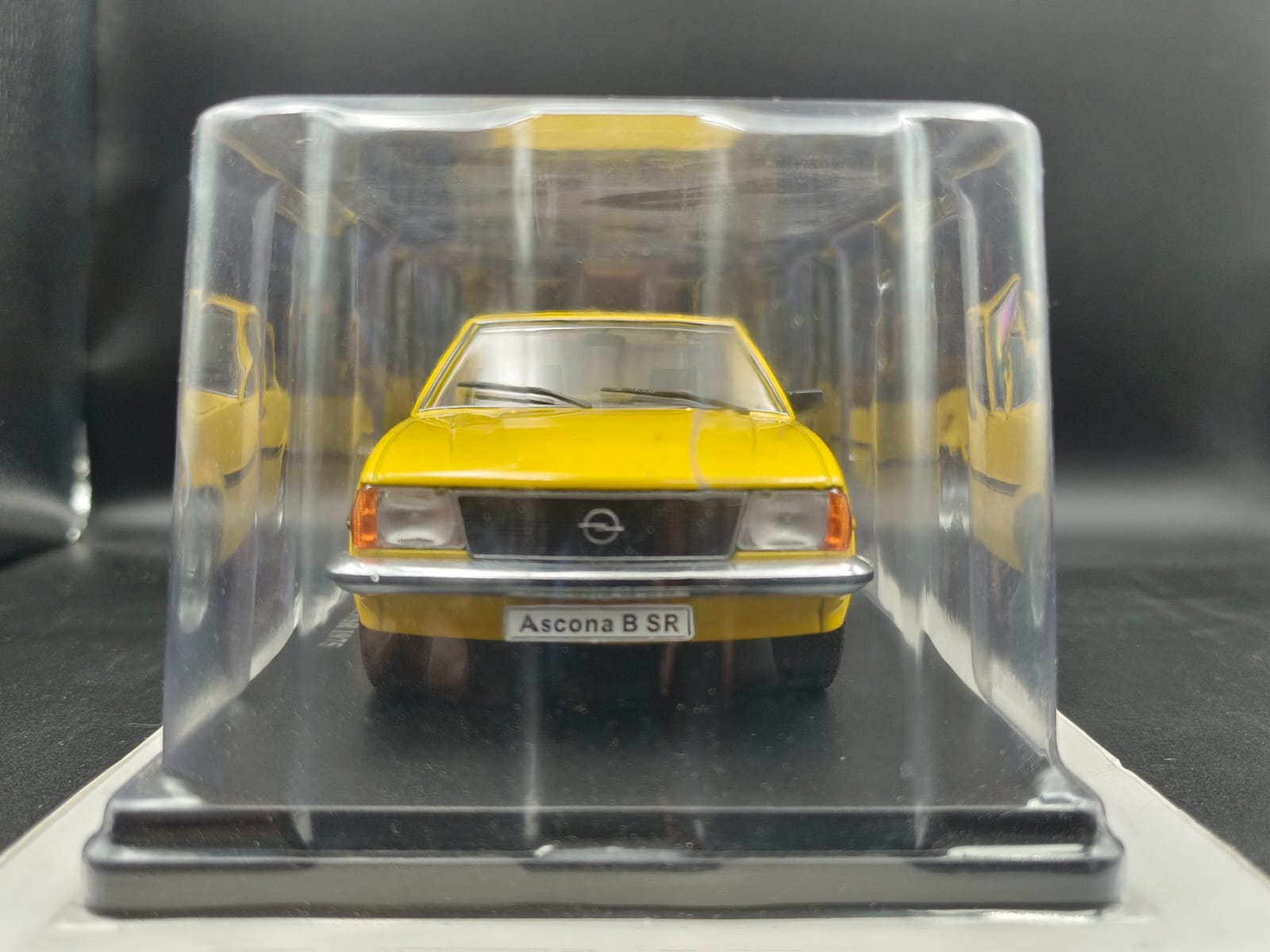 Opel Ascona 1.9 SR (1975) Diecast Model Car – Yellow (1:24 Scale)
