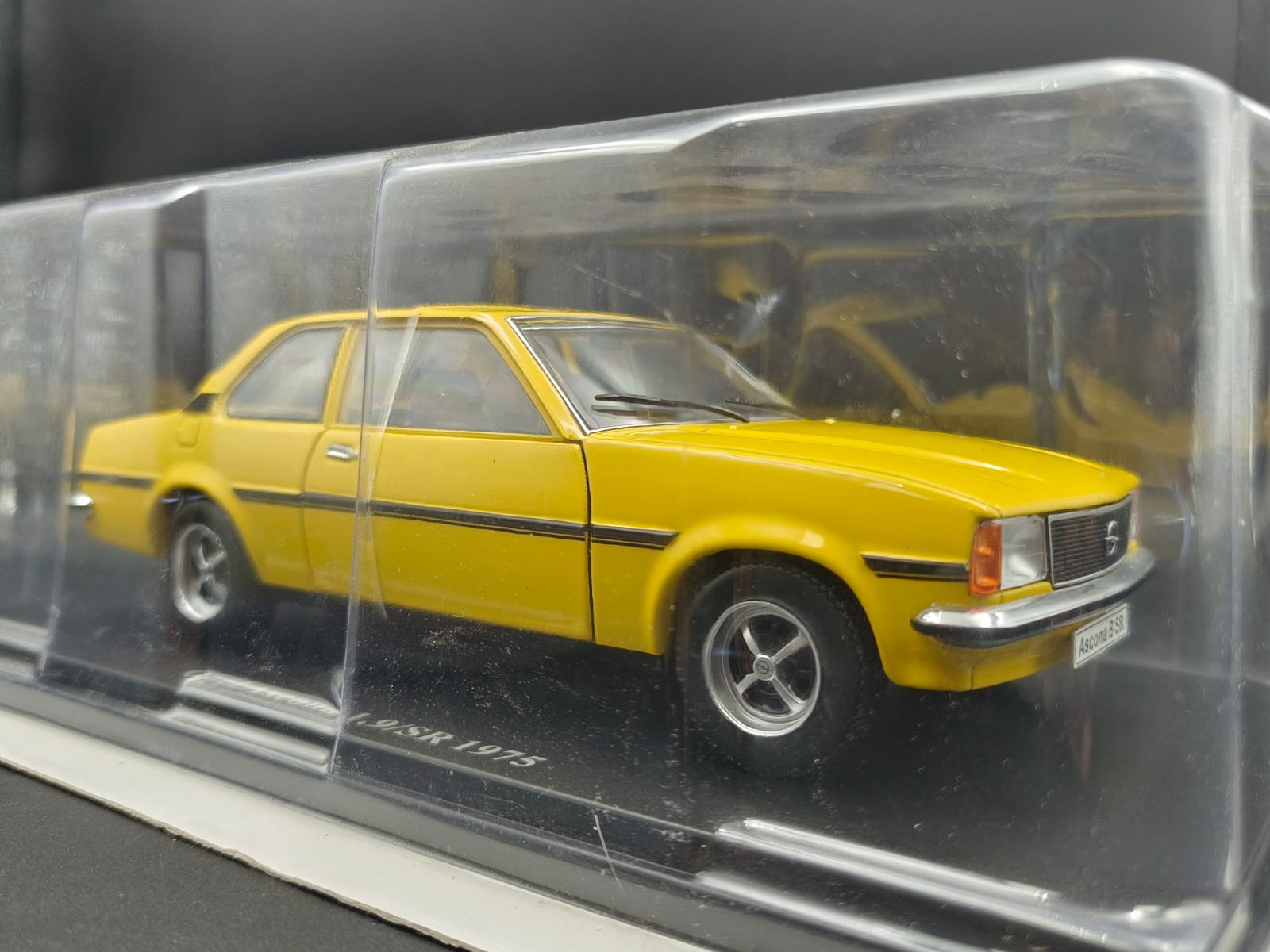 Opel Ascona 1.9 SR (1975) Diecast Model Car – Yellow (1:24 Scale)