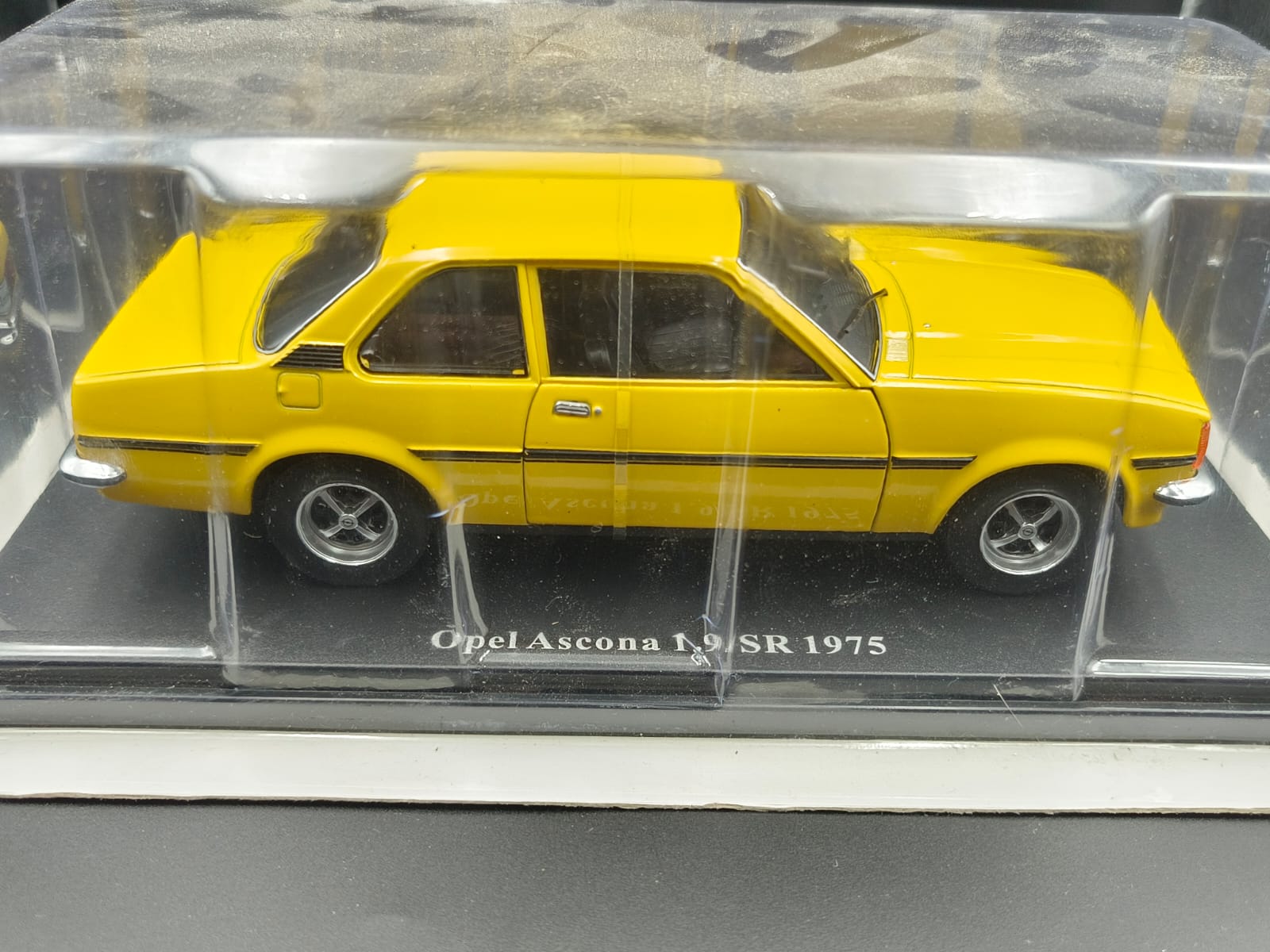 Opel Ascona 1.9 SR (1975) Diecast Model Car – Yellow (1:24 Scale)