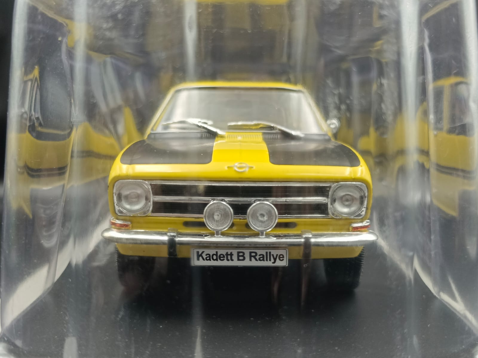 Opel Kadett B Rallye 1970 - 1:24 Scale Diecast Model (Yellow/Black)