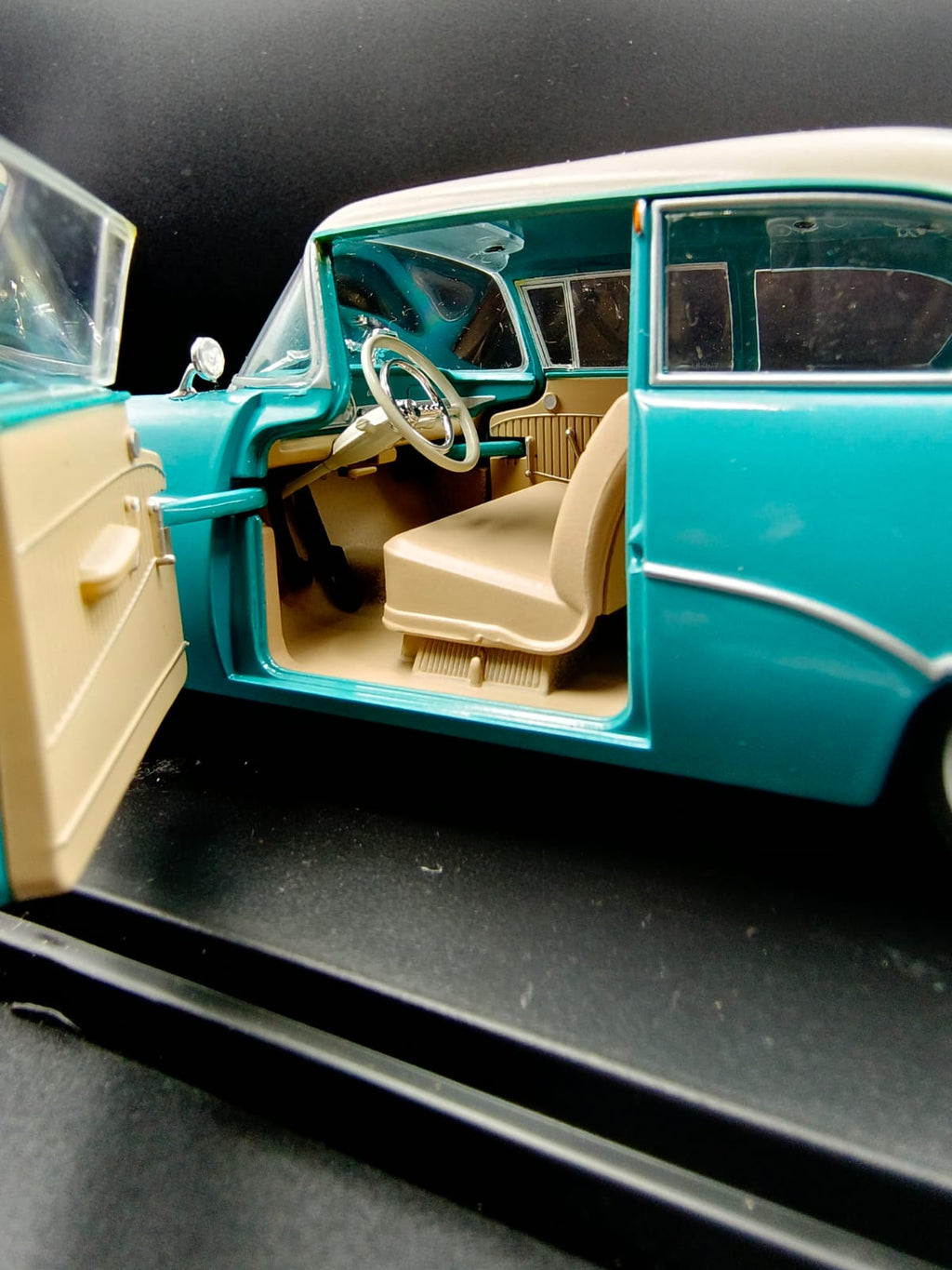 1/24 Scale 1957 Opel Olympia Rekord PI Die-Cast Model Car - Turquoise & White