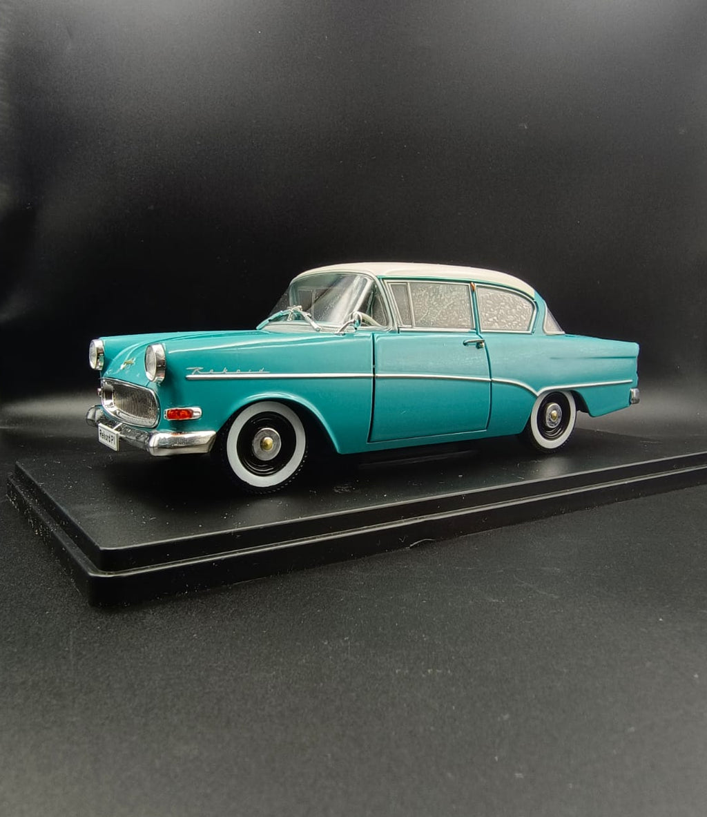 1/24 Scale 1957 Opel Olympia Rekord PI Die-Cast Model Car - Turquoise & White