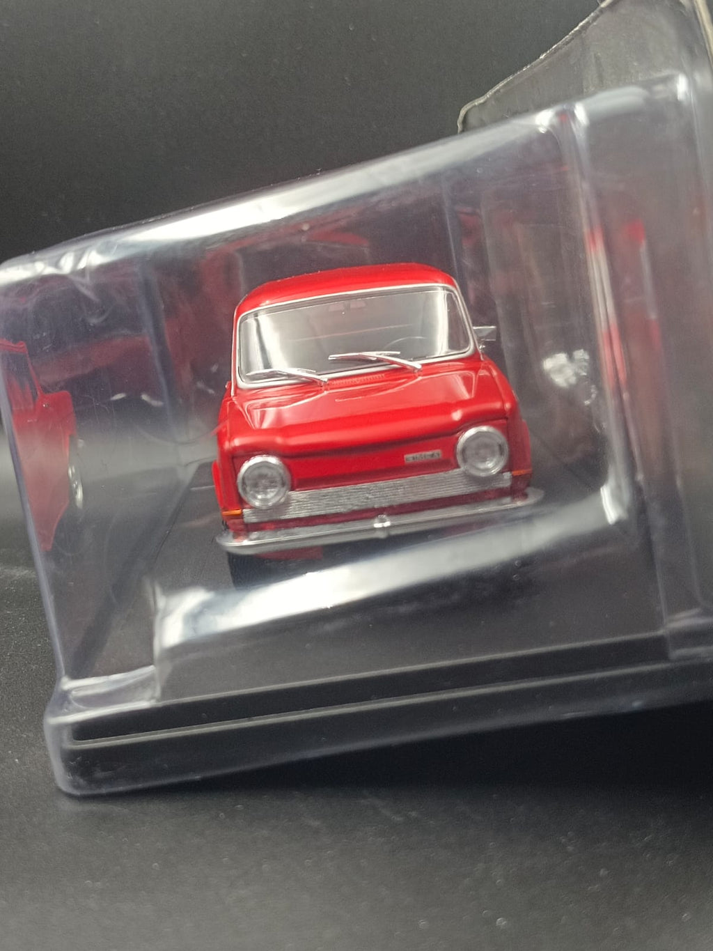1976 Simca 1000 Red - 1:24 Scale Diecast Model Car