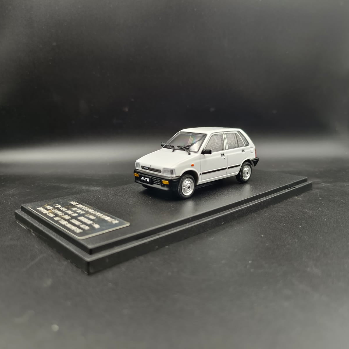 Sunyork MC 1:43 Suzuki Alto (Maruti 800) 1995 Classic Diecast Scale Model – White