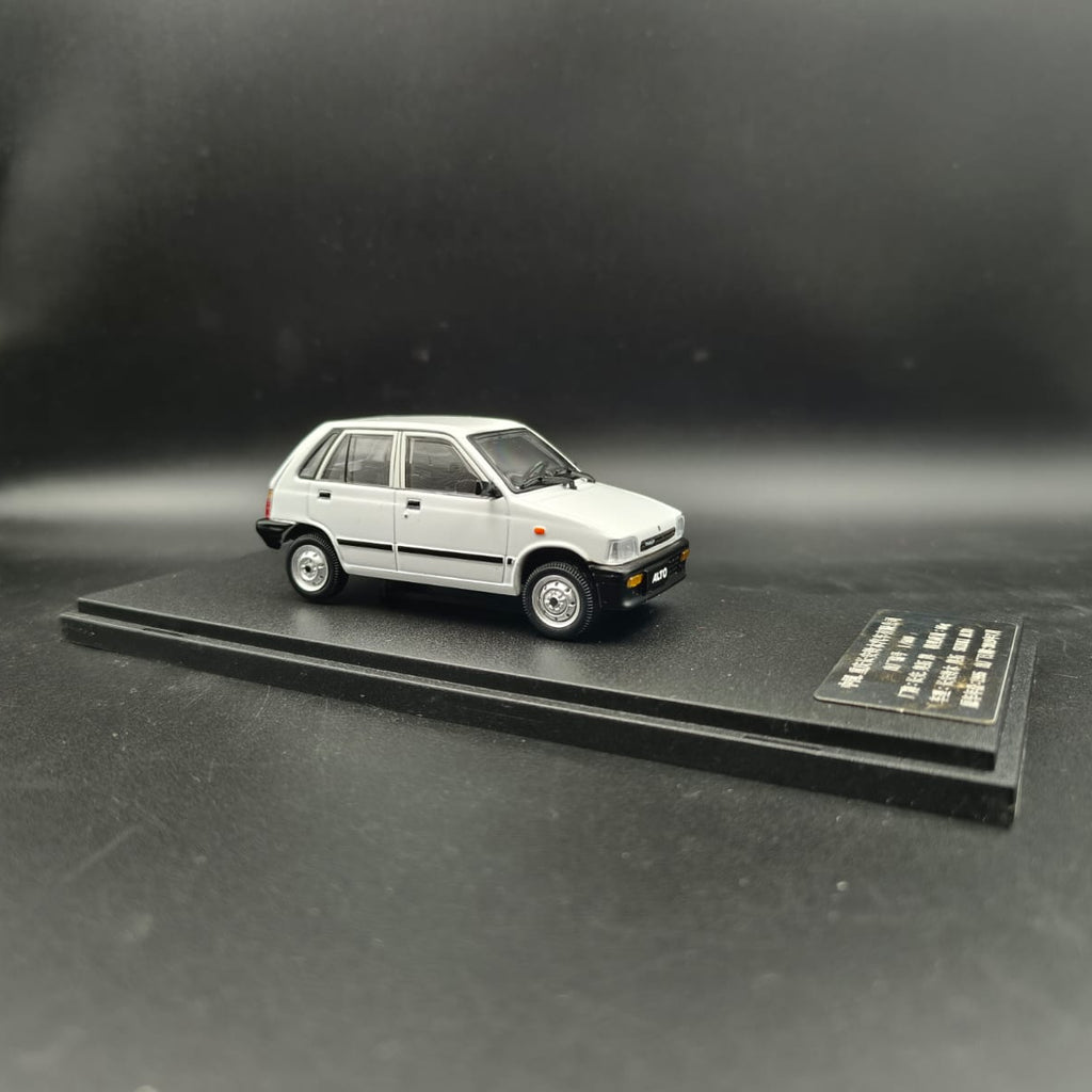 Sunyork MC 1:43 Suzuki Alto (Maruti 800) 1995 Classic Diecast Scale Model – White