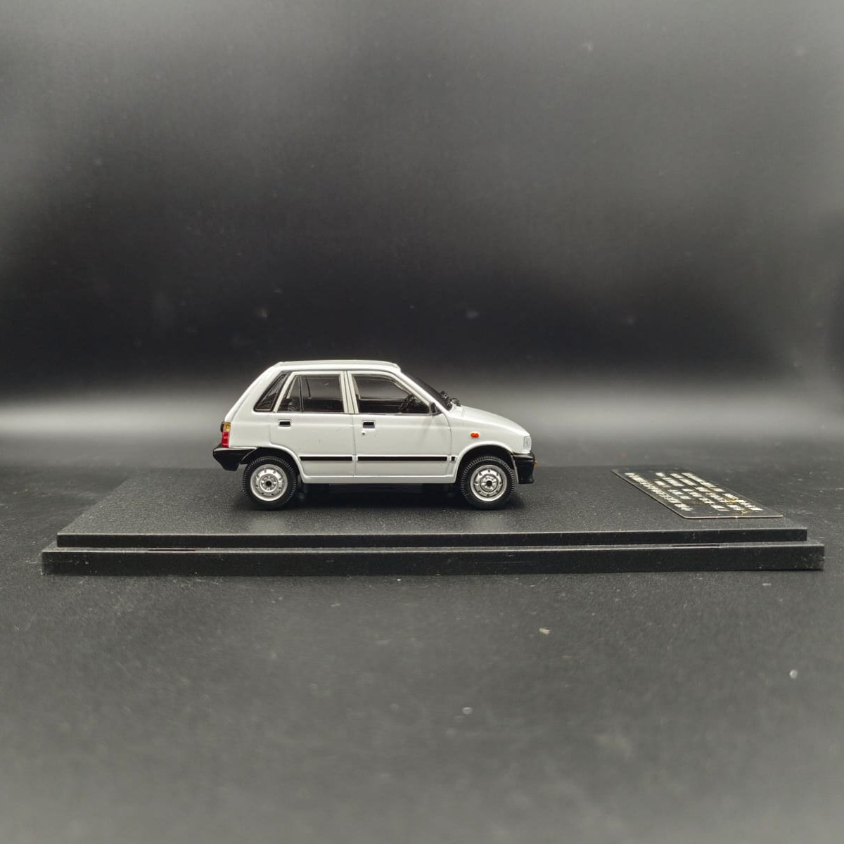 Sunyork MC 1:43 Suzuki Alto (Maruti 800) 1995 Classic Diecast Scale Model – White