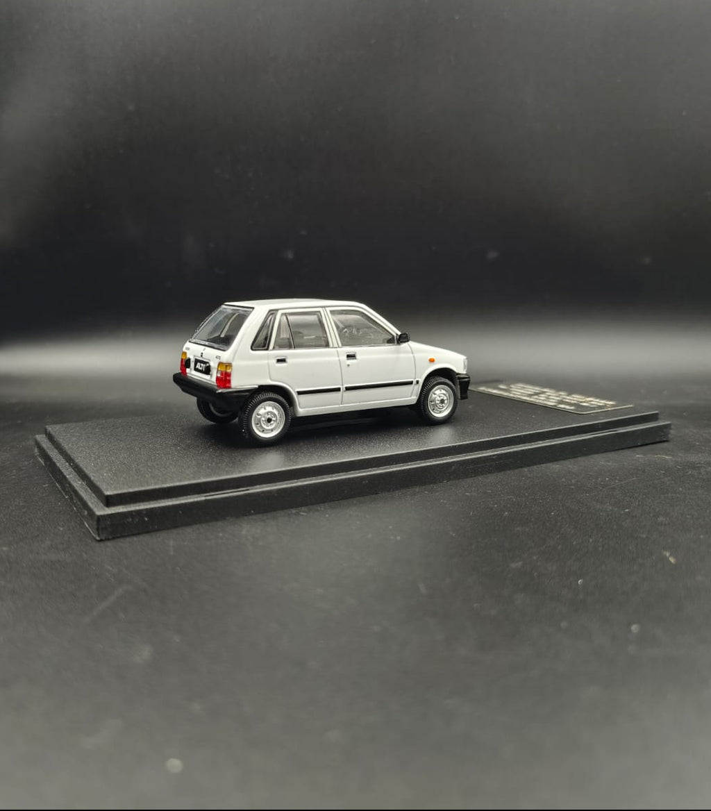 Sunyork MC 1:43 Suzuki Alto (Maruti 800) 1995 Classic Diecast Scale Model – White