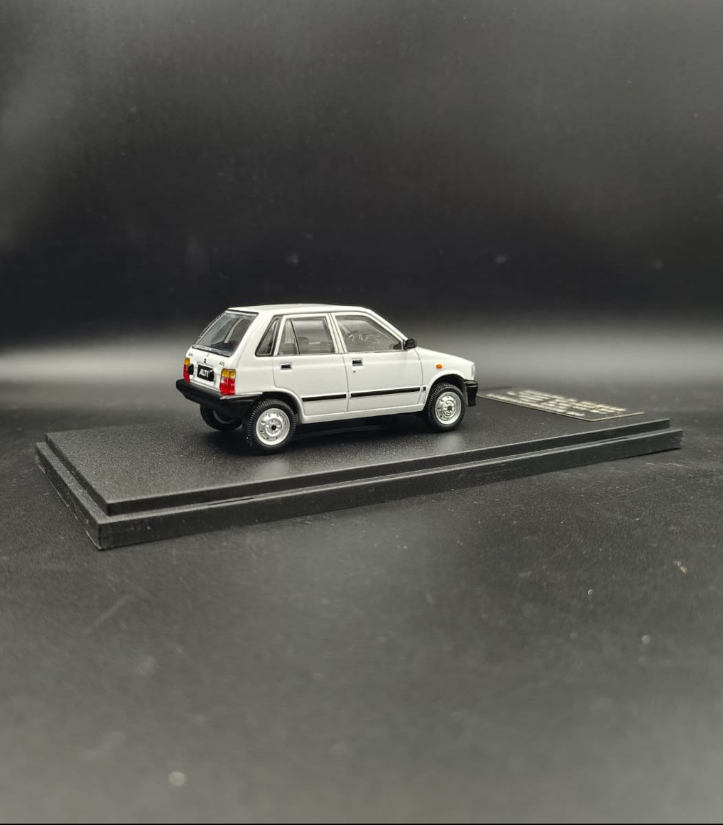 Sunyork MC 1:43 Suzuki Alto (Maruti 800) 1995 Classic Diecast Scale Model – White
