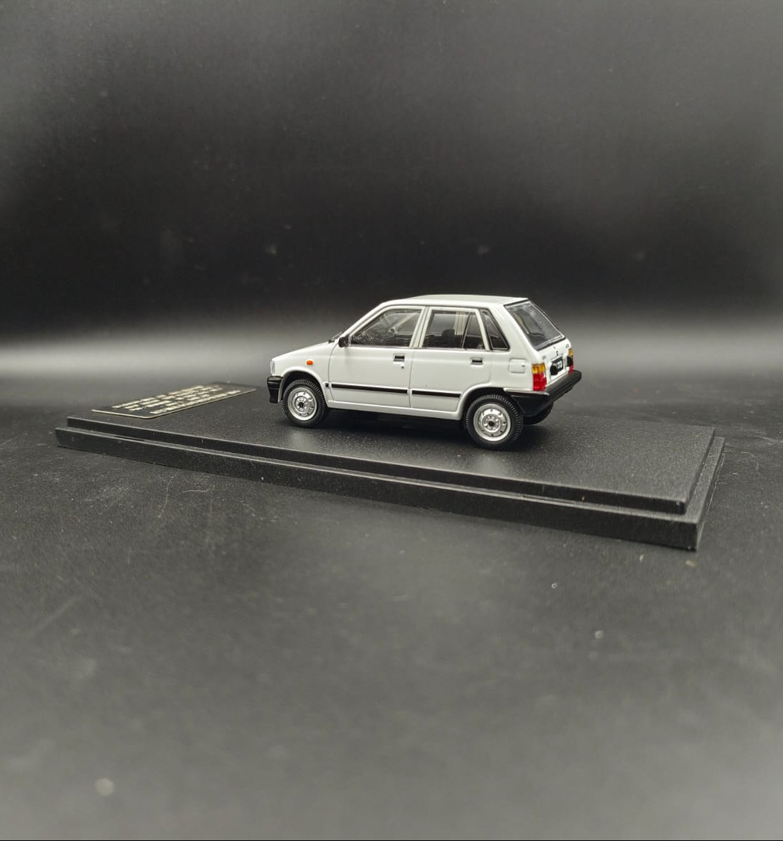Sunyork MC 1:43 Suzuki Alto (Maruti 800) 1995 Classic Diecast Scale Model – White