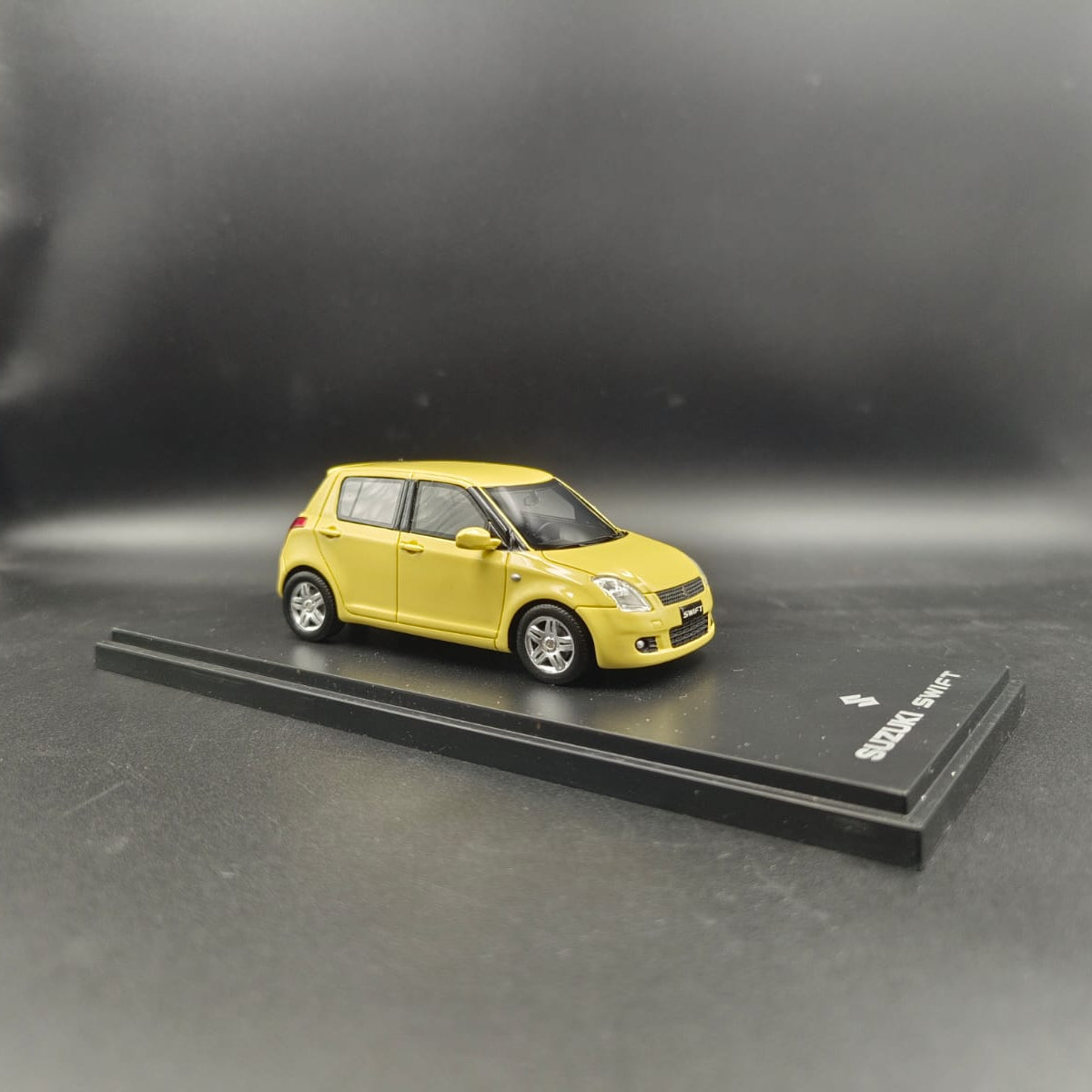 Sunyork 1:43 Suzuki Swift Sport (2006) - Champion Yellow