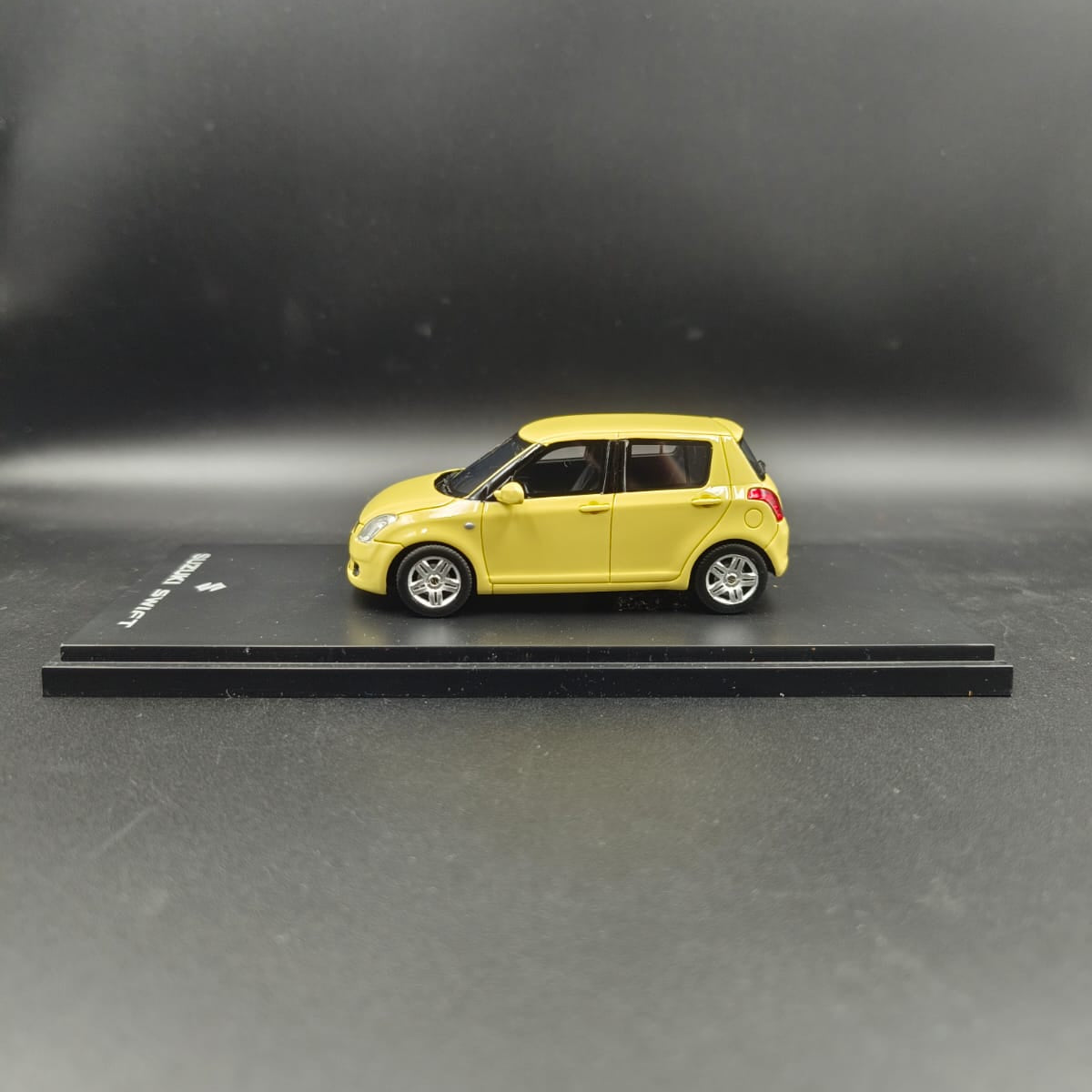 Sunyork 1:43 Suzuki Swift Sport (2006) - Champion Yellow