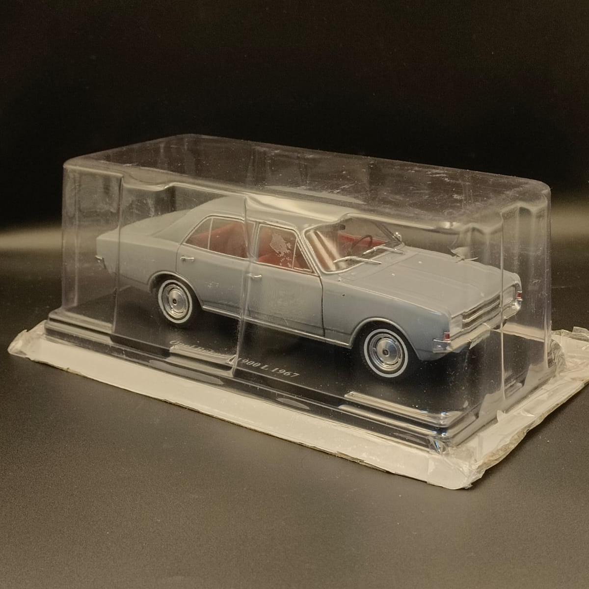 1:24 Opel Rekord 1900 L (1967) Grey – Hachette / IXO Diecast Scale Model