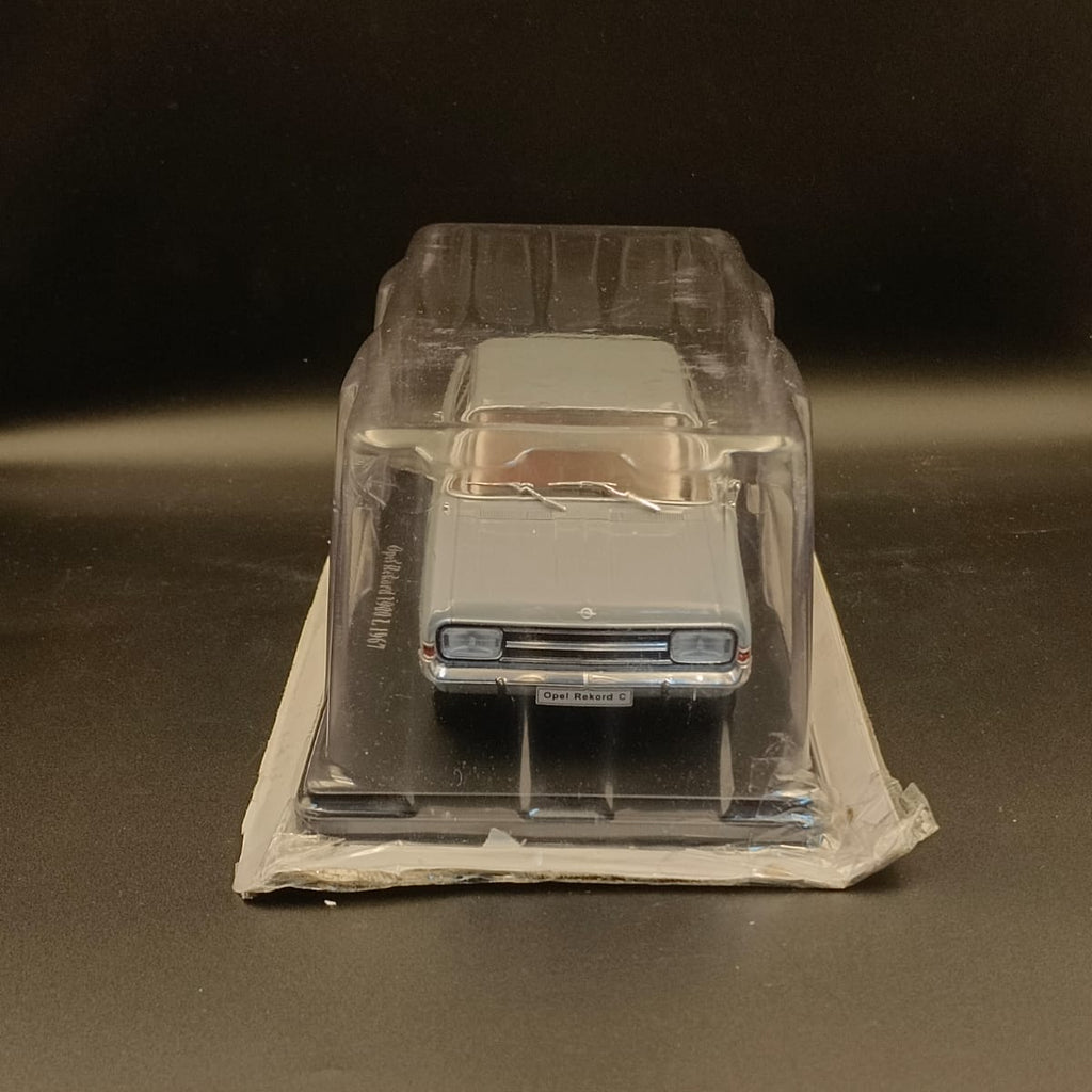 1:24 Opel Rekord 1900 L (1967) Grey – Hachette / IXO Diecast Scale Model