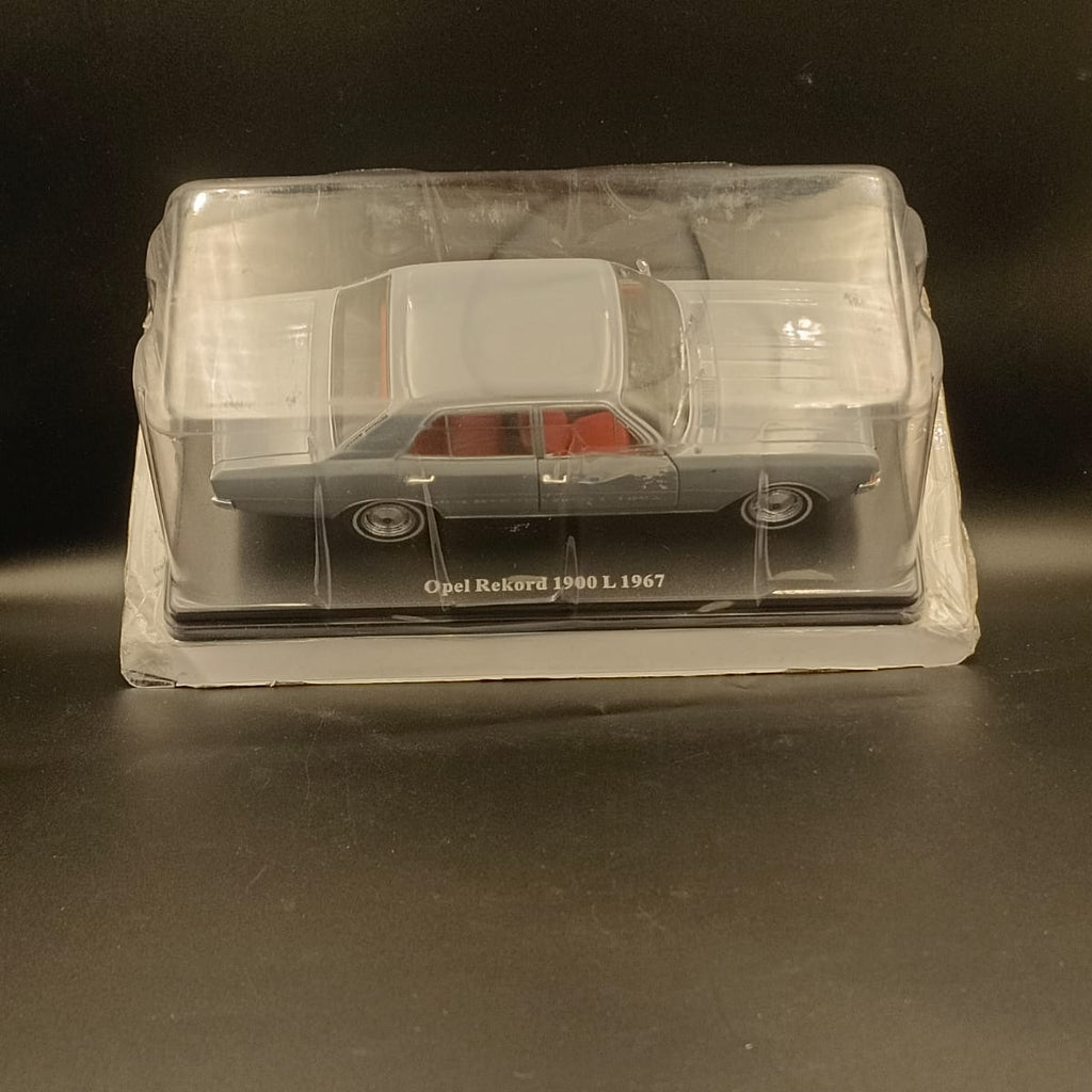 1:24 Opel Rekord 1900 L (1967) Grey – Hachette / IXO Diecast Scale Model