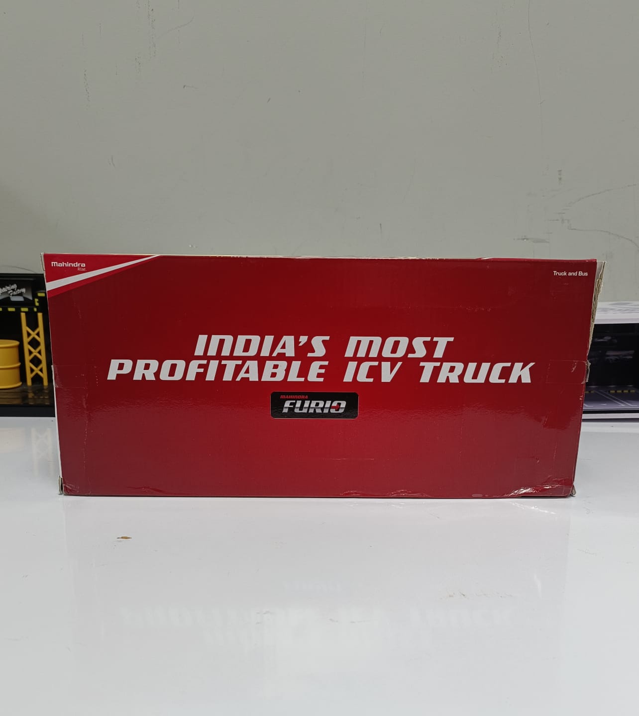 Mahindra Furio 14 Truck Diecast Scale Model - 1:32 Scale (Red)