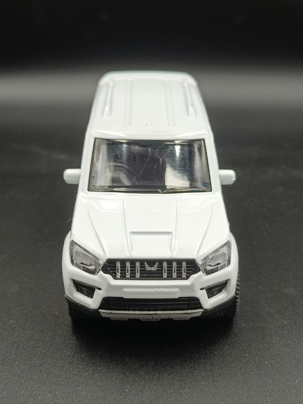 MCFIVE Mahindra Scorpio S11 Diecast Scale Model - White