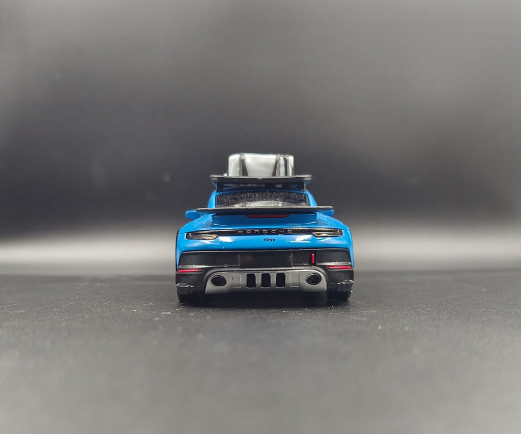 Kinsmart 1:36 Porsche 911 Dakar Rallye Diecast Model Car with Roof Rack - Blue