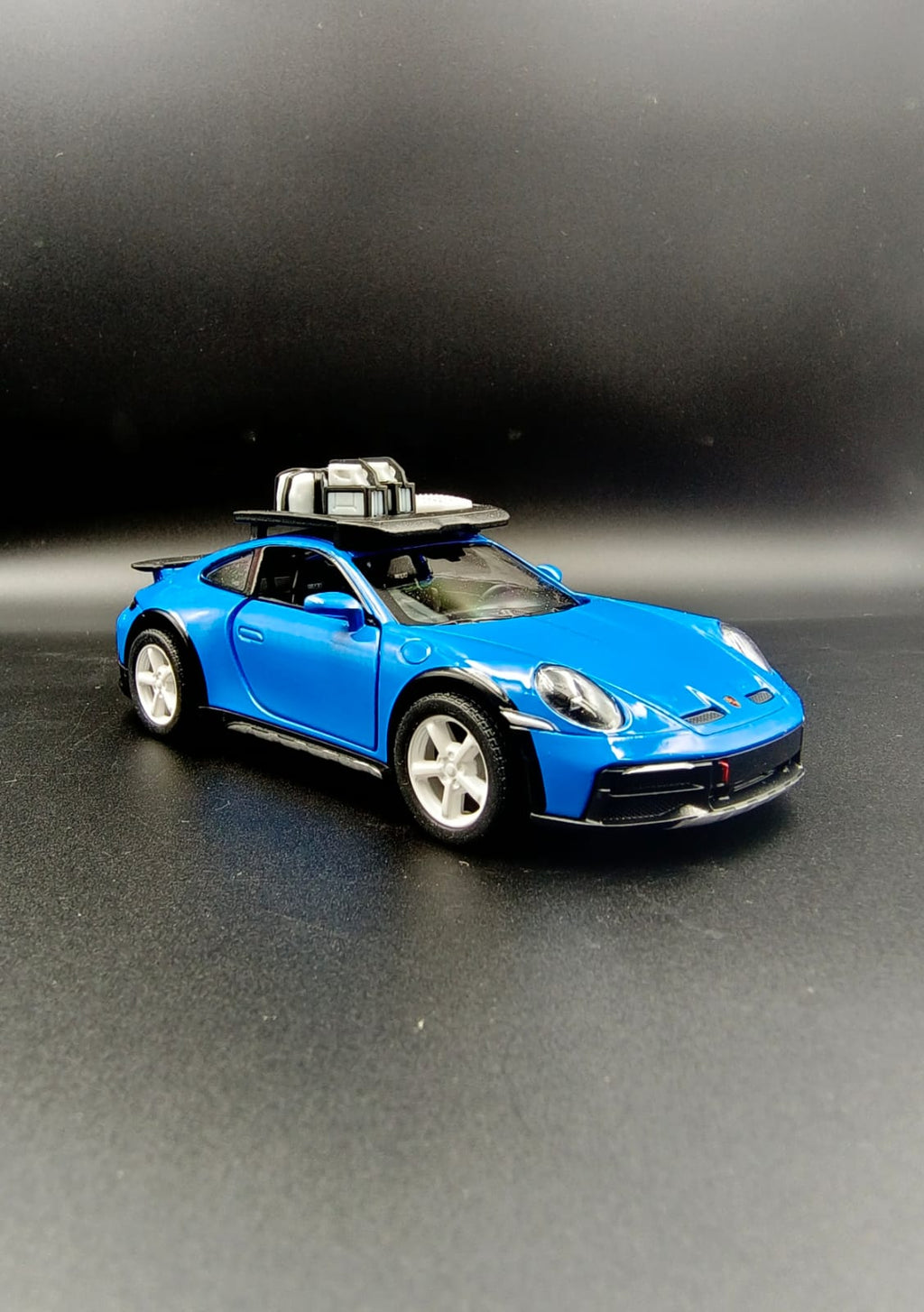 Kinsmart 1:36 Porsche 911 Dakar Rallye Diecast Model Car with Roof Rack - Blue