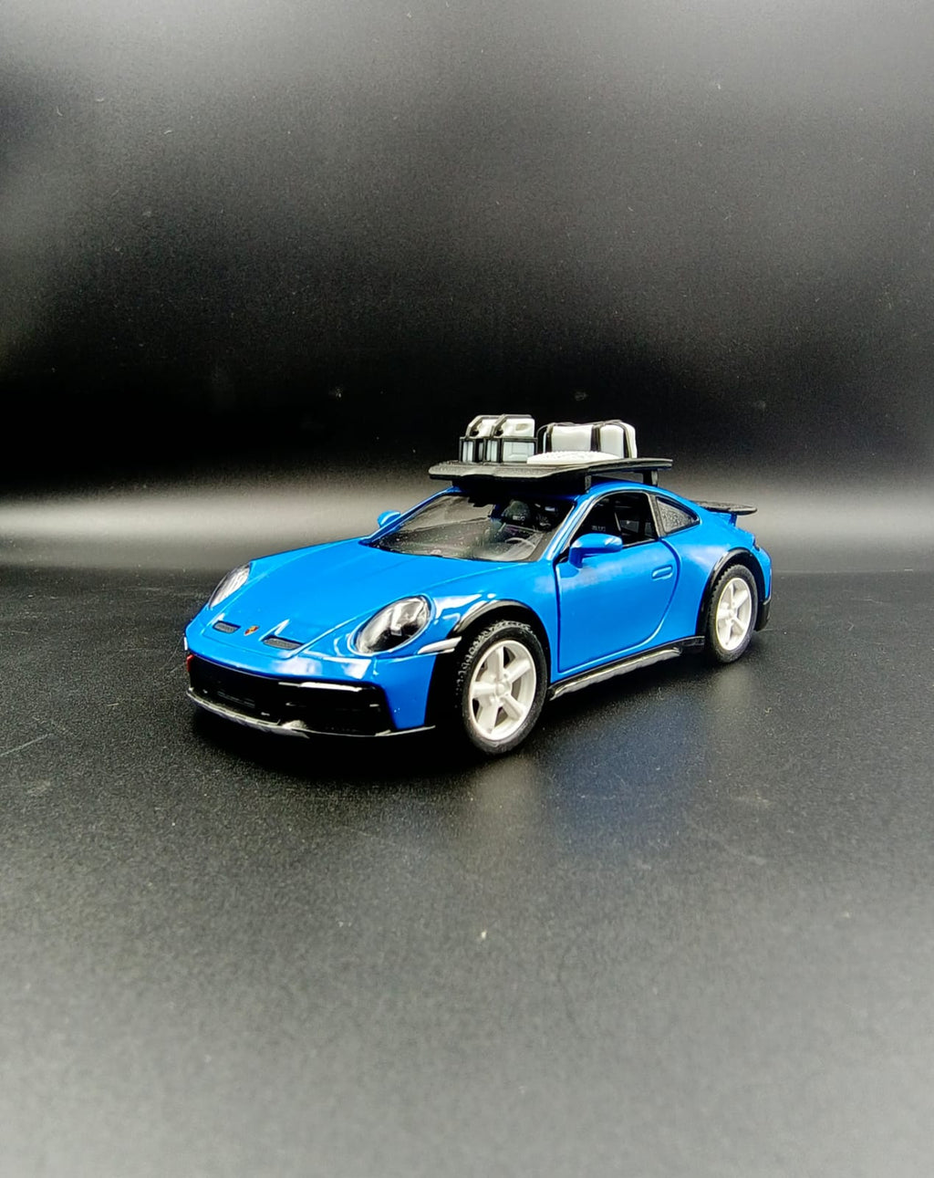 Kinsmart 1:36 Porsche 911 Dakar Rallye Diecast Model Car with Roof Rack - Blue
